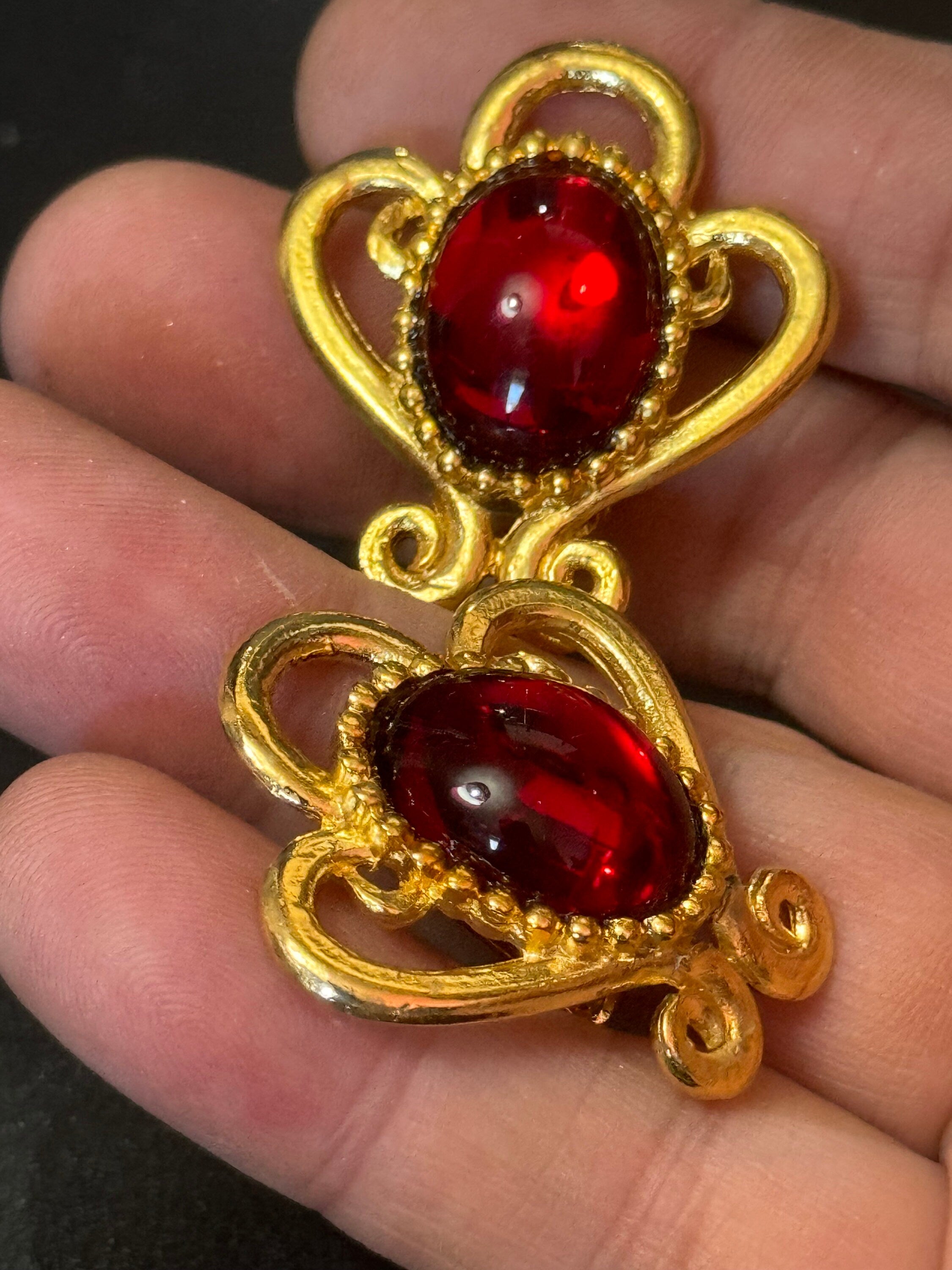 True vintage oversized 3cm Gold tone bright ruby red cabochon open work Gripoix style clip on earrings 1980s