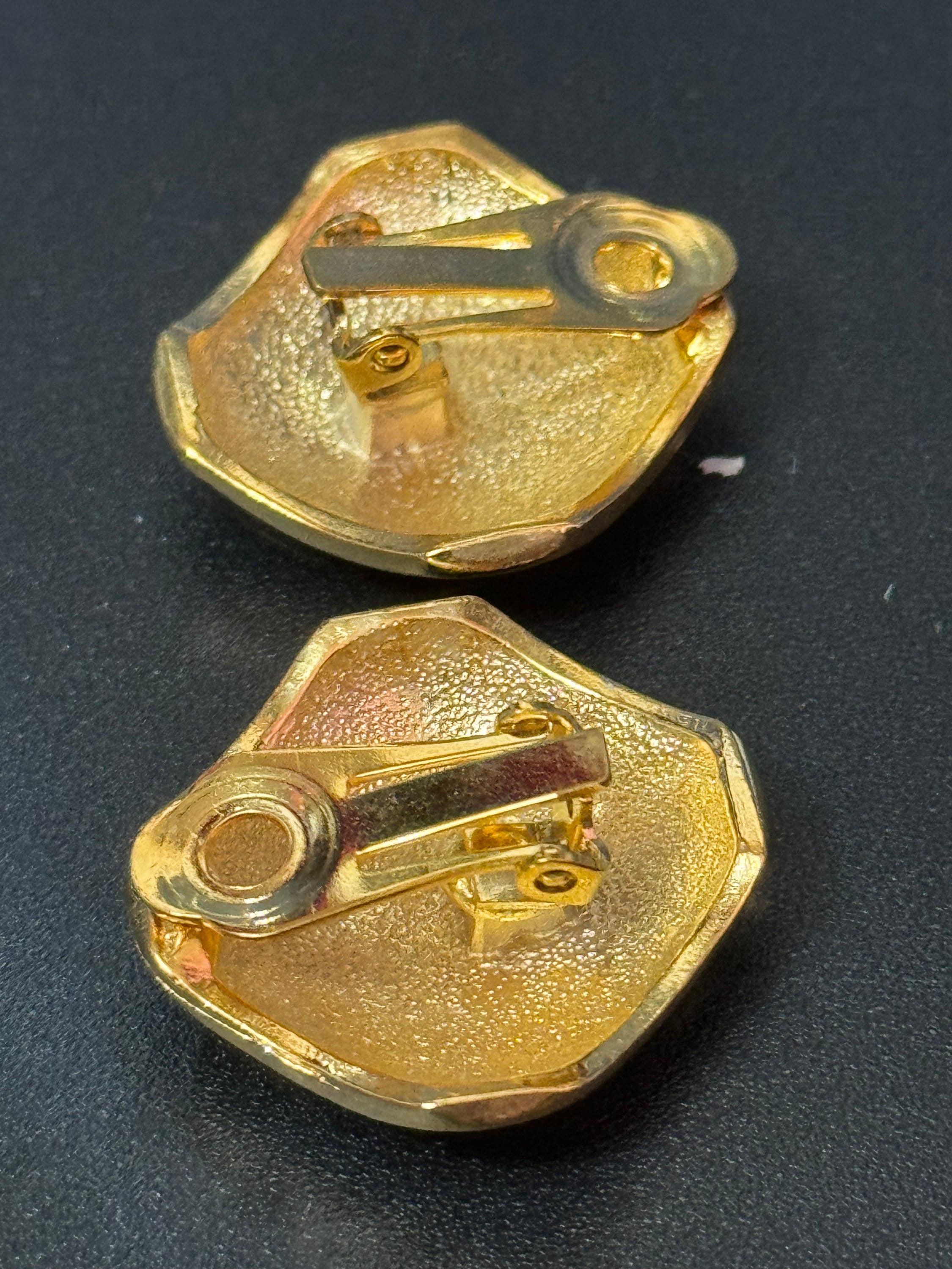 True vintage 2.5cm square Gold tone domed clip on earrings 1980s