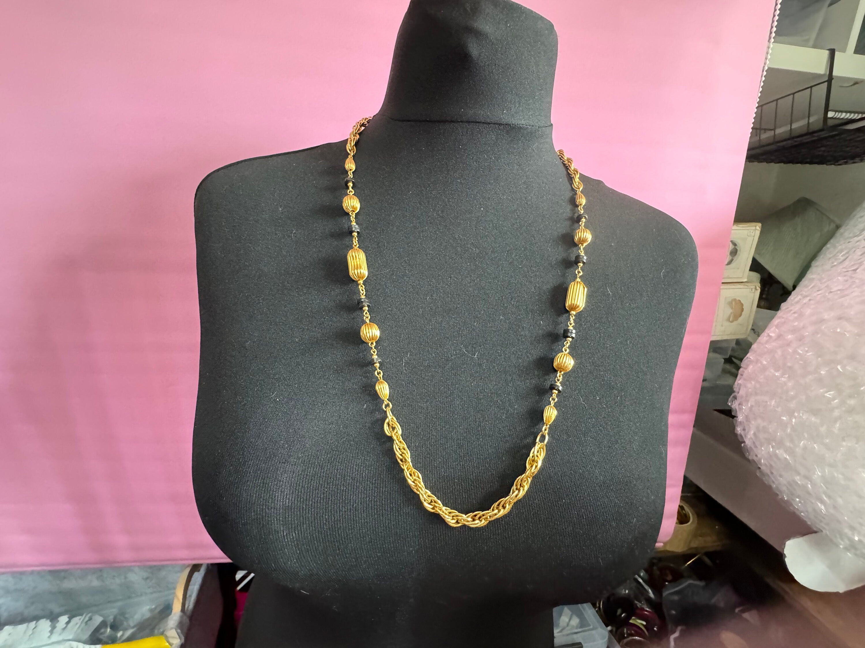 Vintage black beaded station necklace long gold tone rope chain 76cm
