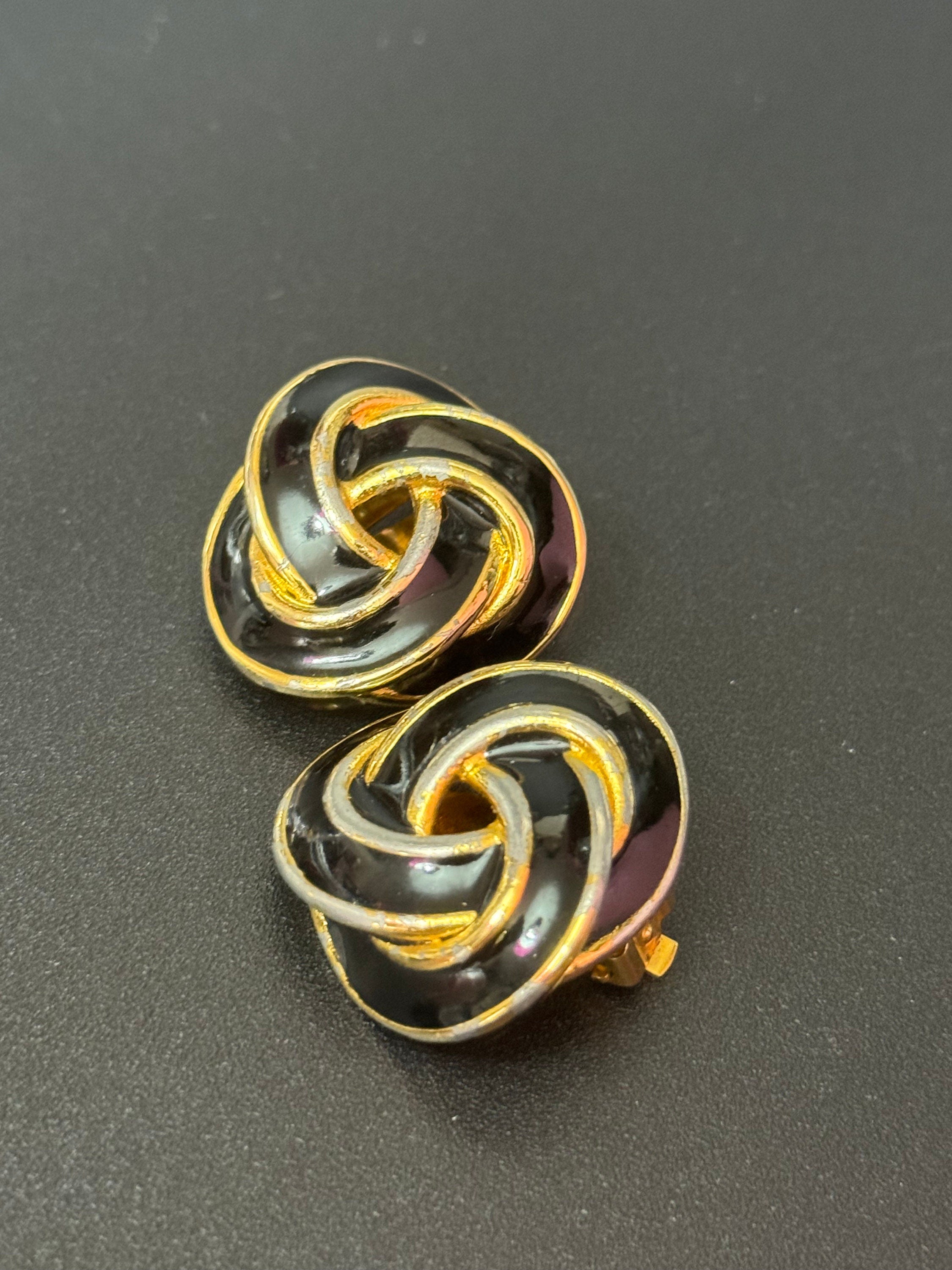 Signed KJL Kenneth Lane Vintage pair black gold tone classic knot clip on earrings