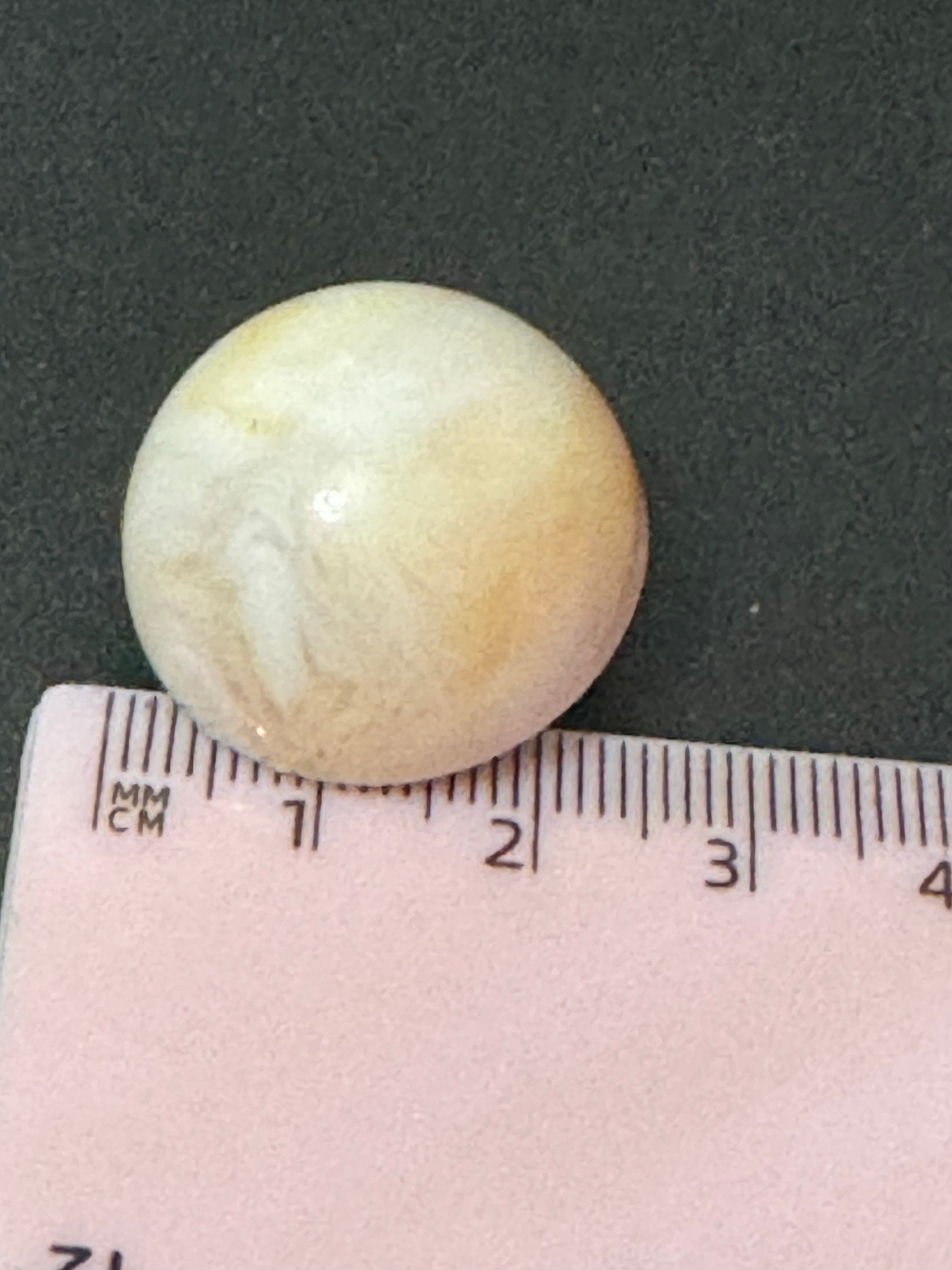 Vintage 1950s marbled beige plastic dome button Clip On Earrings
