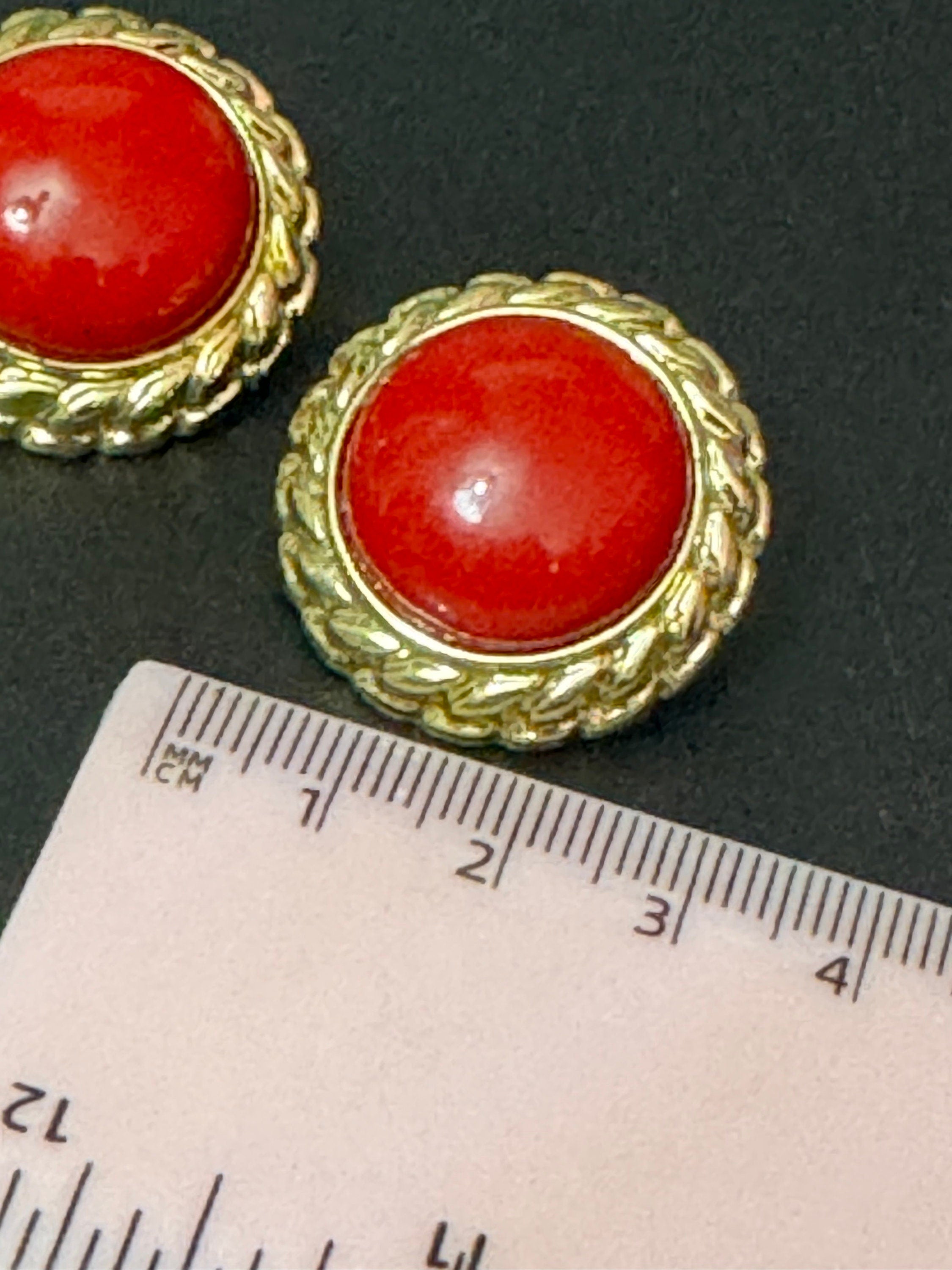 Vintage plastic 3cm oversized gold tone and red round dome cabochon button stud clip on earrings lightweight