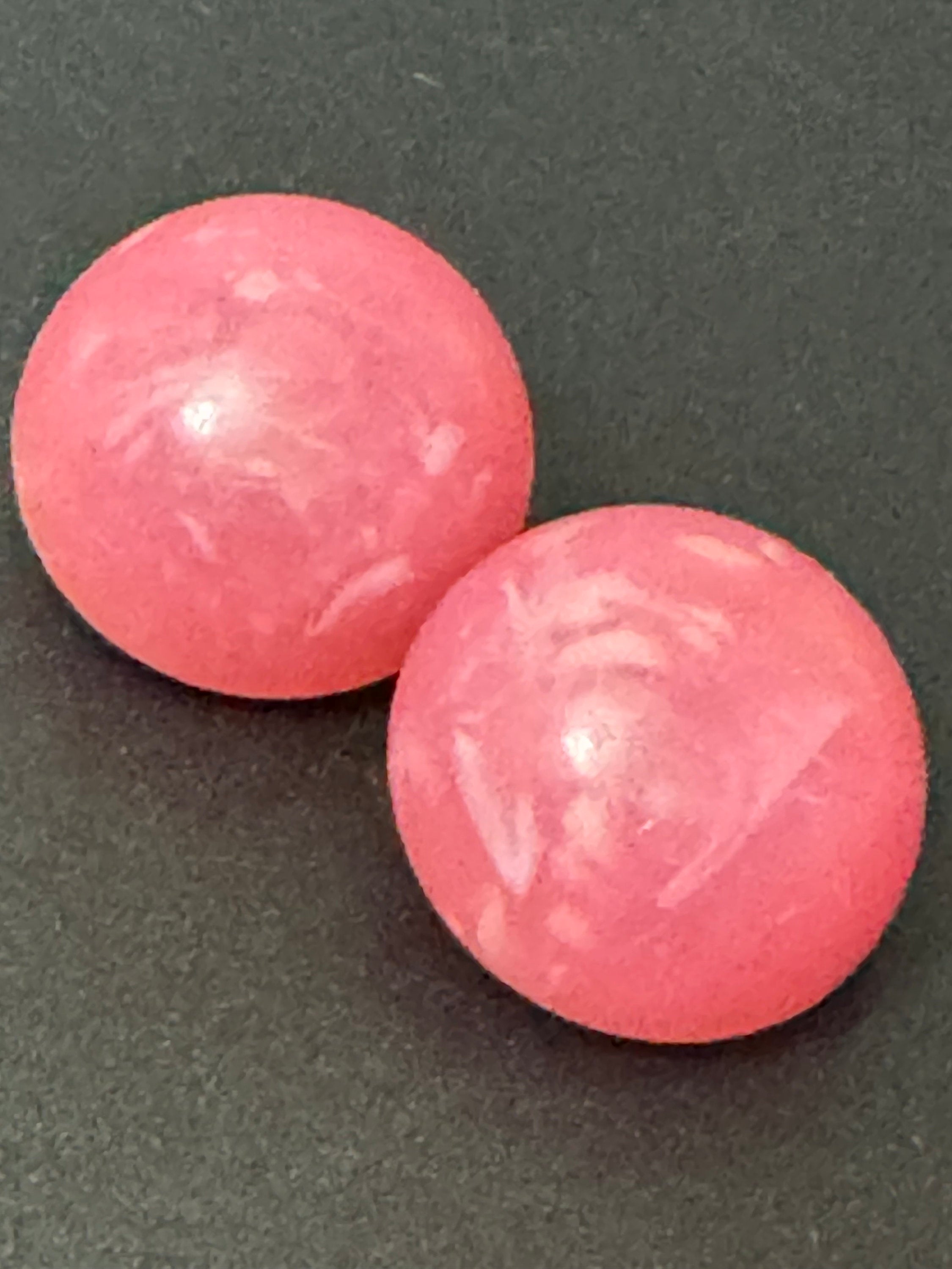 Vintage 1950s marbled Pink plastic dome button Clip On Earrings