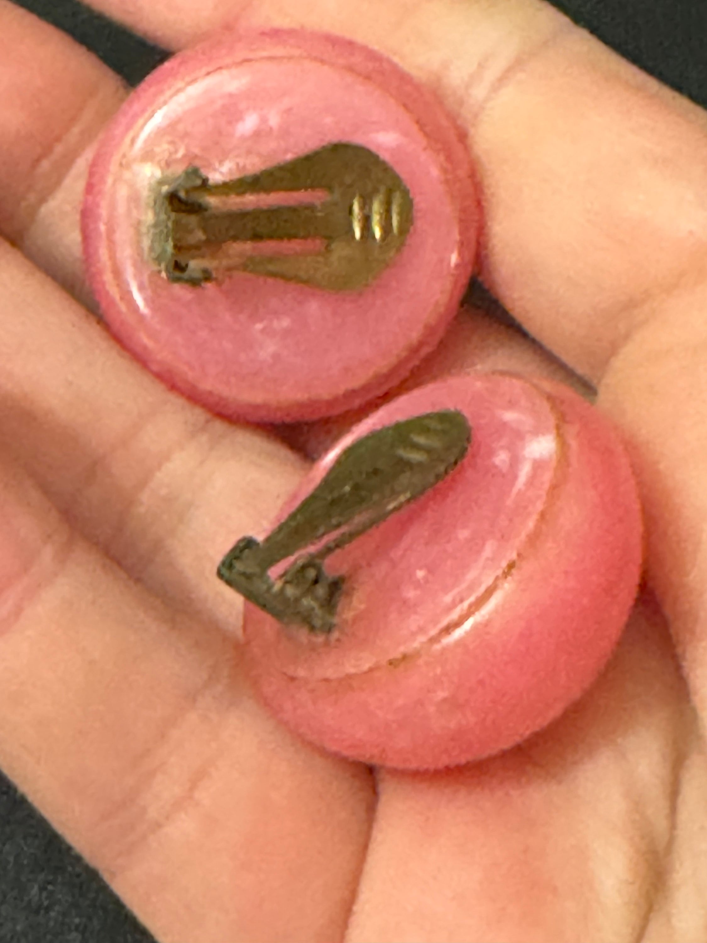 Vintage 1950s marbled Pink plastic dome button Clip On Earrings