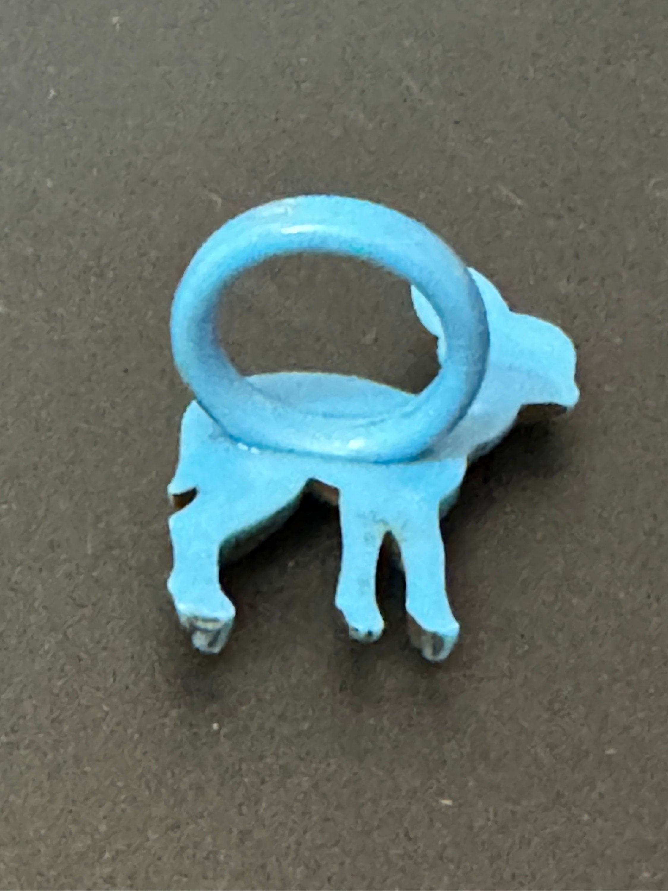 Size N Vintage kitsch oversized big blue early plastic novelty deer fawn ring