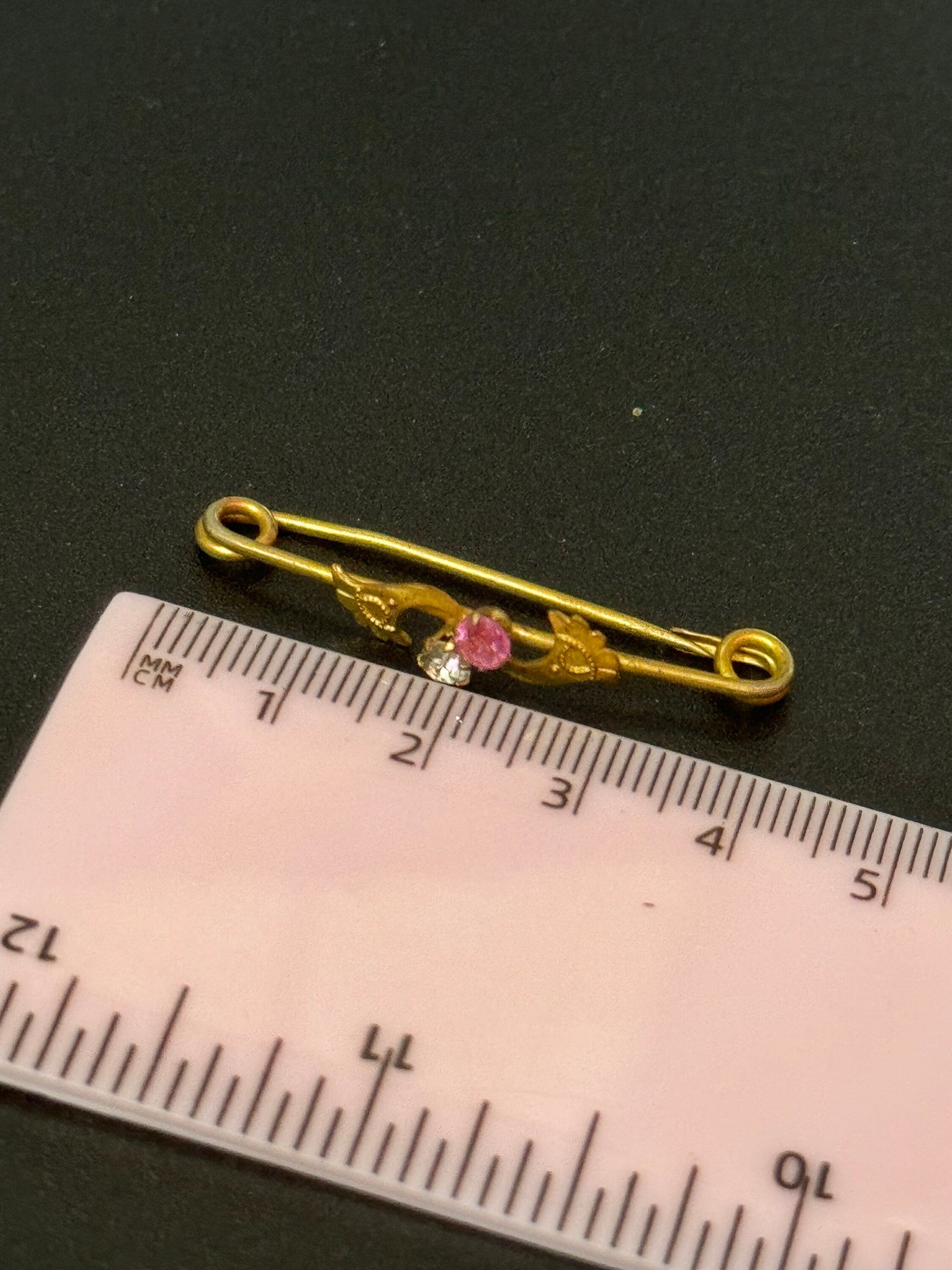 Vintage Rhinestone Bar Brooch: Gold Tone Victorian Style (4cm)