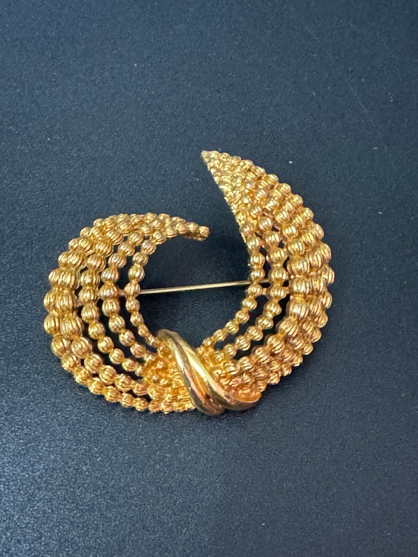 vintage modernist mid century gold tone abstract swirl brooch large 5cm roll clasp 1960s brutalist