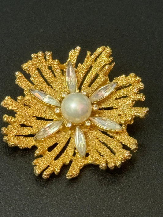 modernist mid century gold tone abstract Starburst faux pearl diamanté brooch 4.5cm