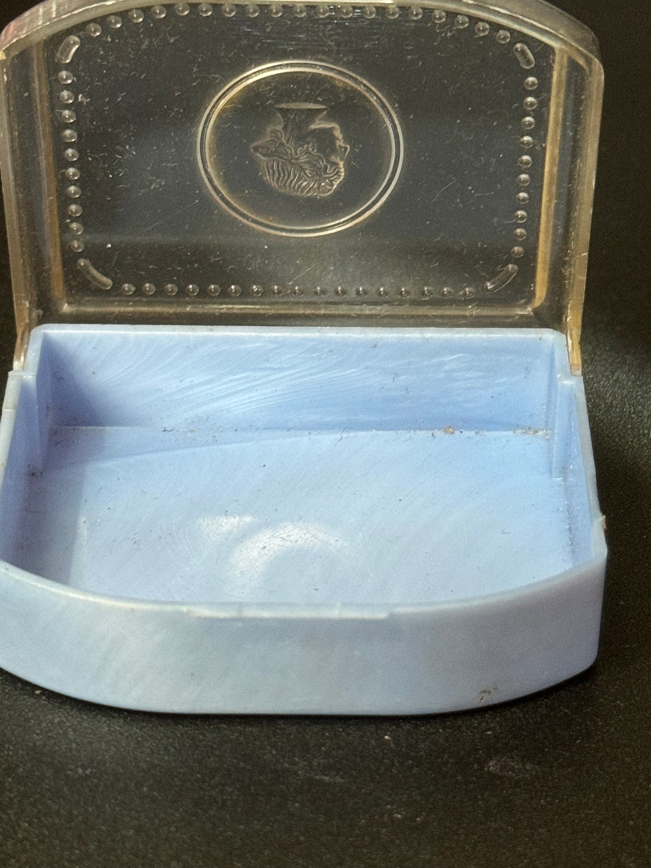 Vintage mid century early plastic blue cameo lady hinged storage box cosmetics