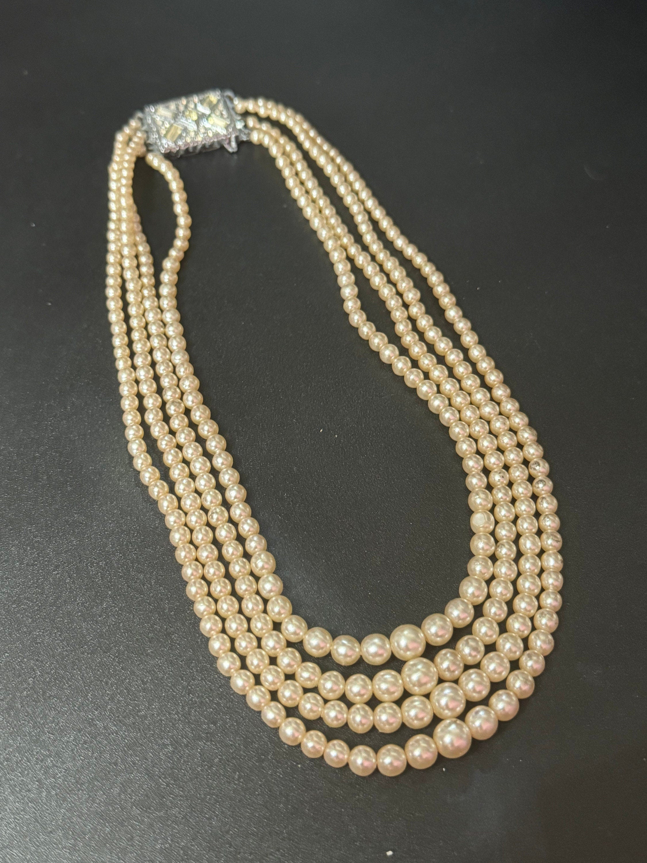 Petite 37cm slim neck Vintage 3 strand row faux glass pearl choker necklace