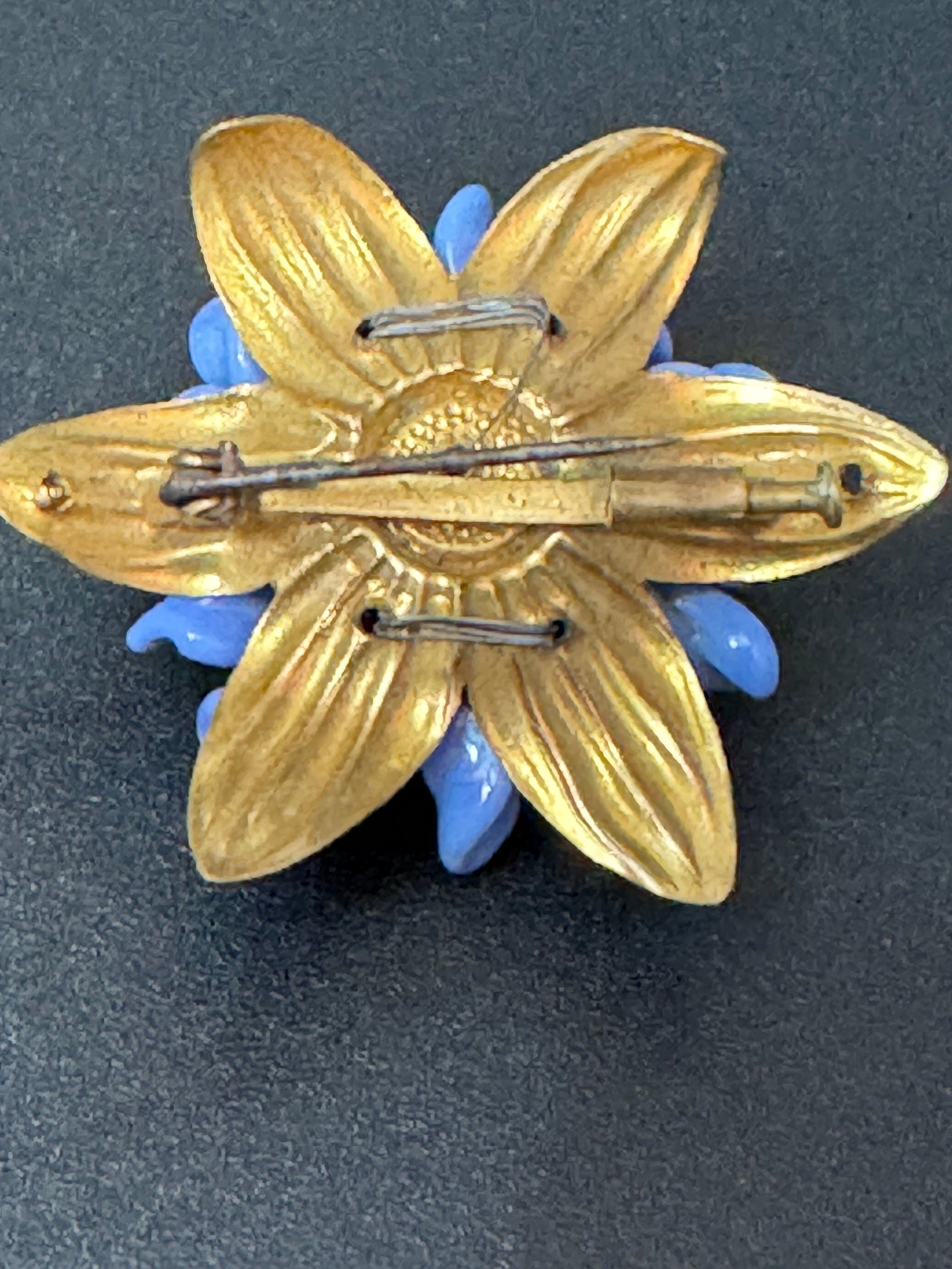 Vintage kitsch cornflower blue floral brooch 1930s