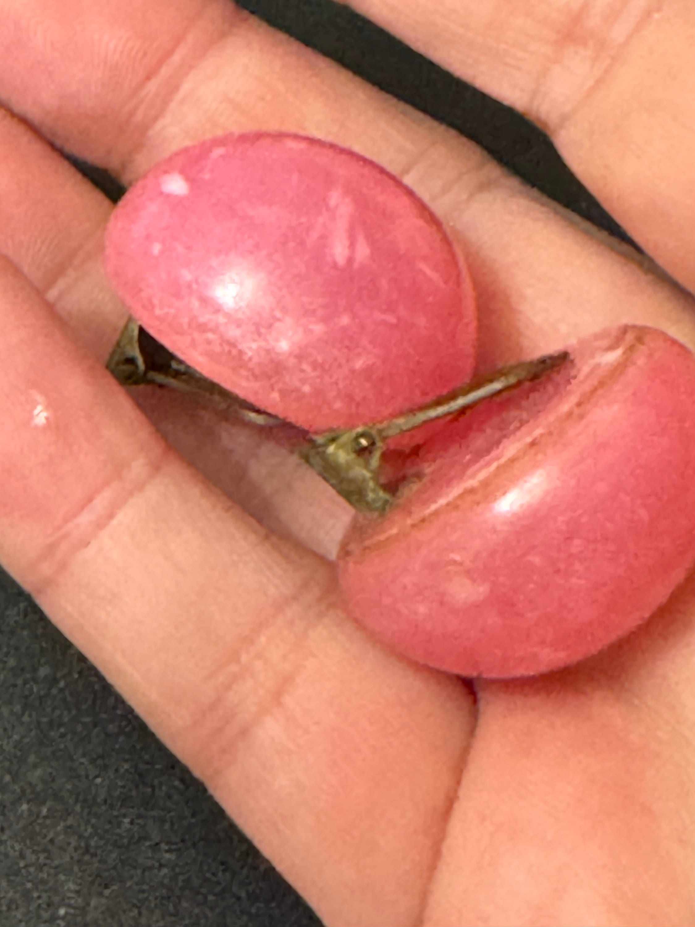 Vintage 1950s marbled Pink plastic dome button Clip On Earrings