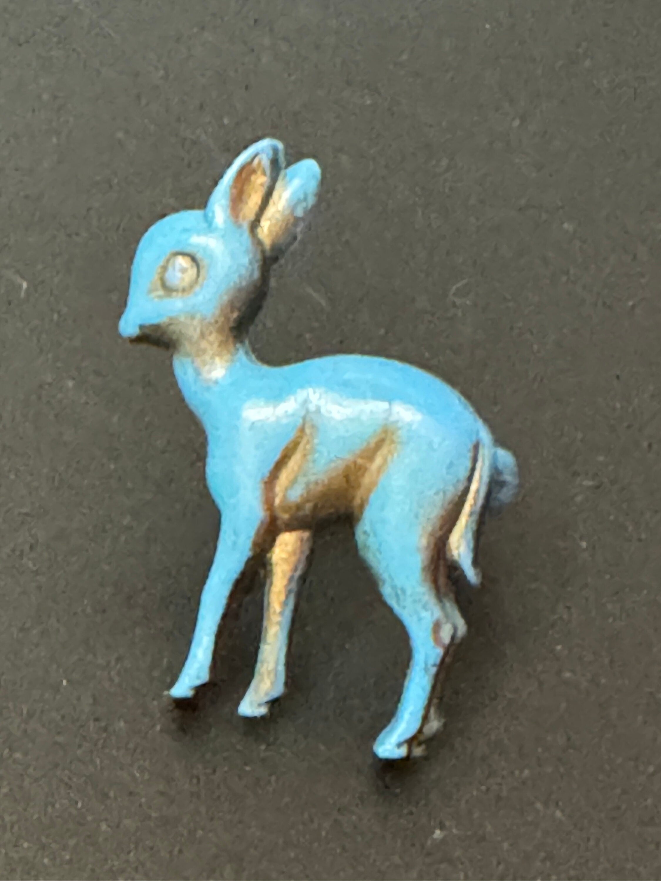 Size N Vintage kitsch oversized big blue early plastic novelty deer fawn ring