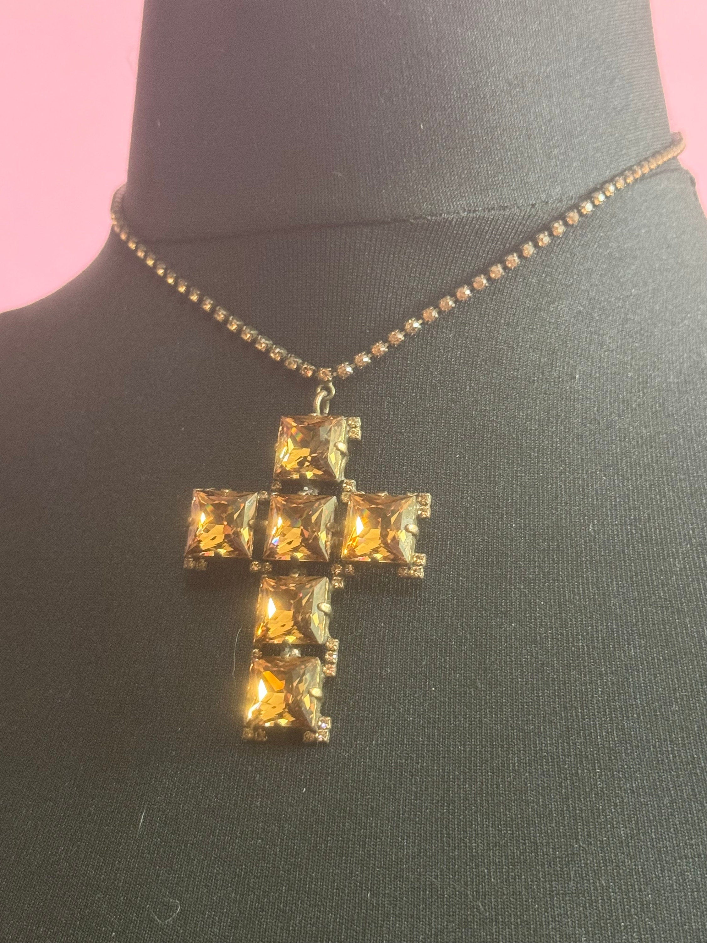 Signed B&W butler and Wilson brown topaz glass rhinestone cross pendant necklace 41-49cm bronze tone