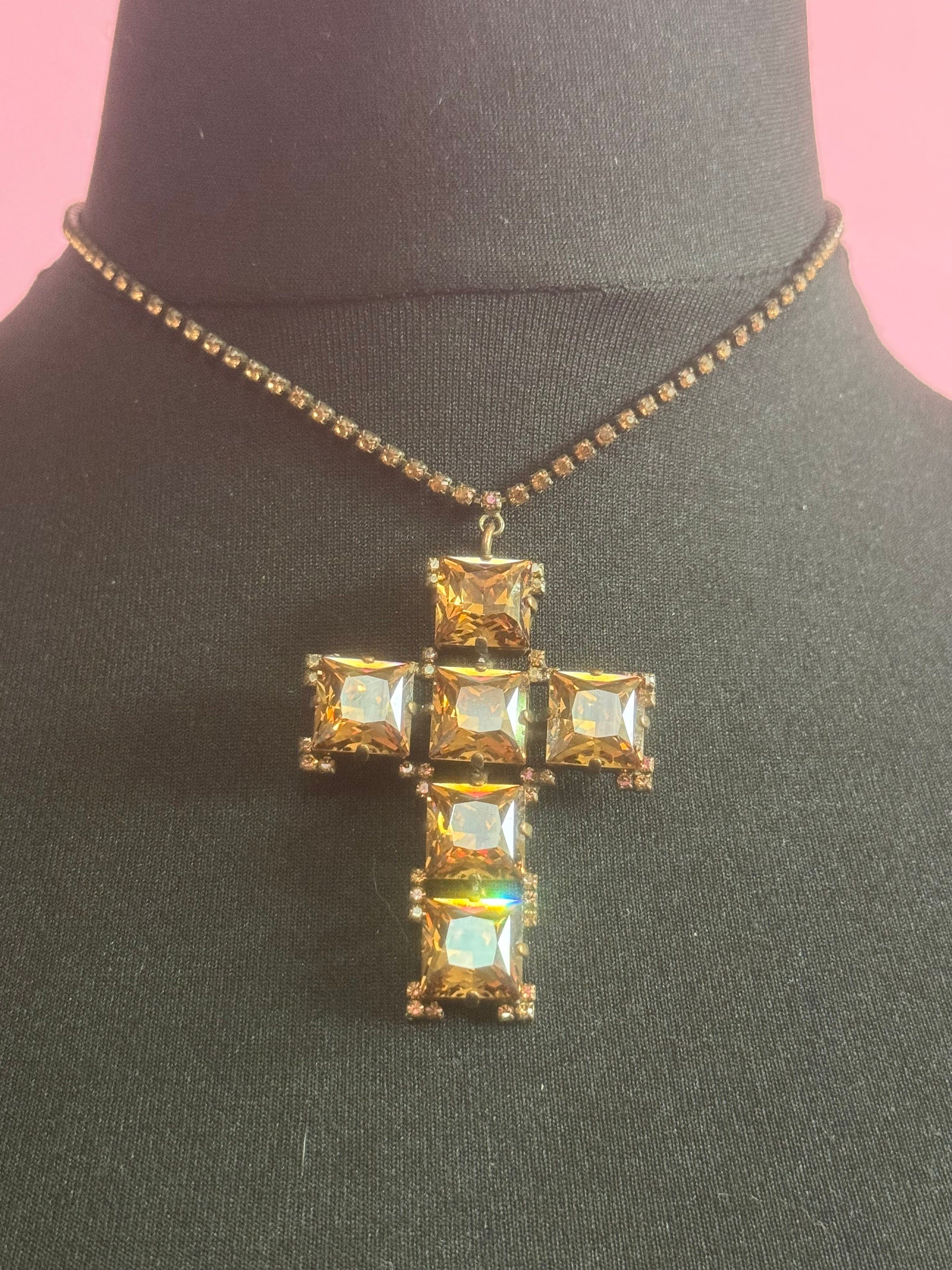 Signed B&W butler and Wilson brown topaz glass rhinestone cross pendant necklace 41-49cm bronze tone