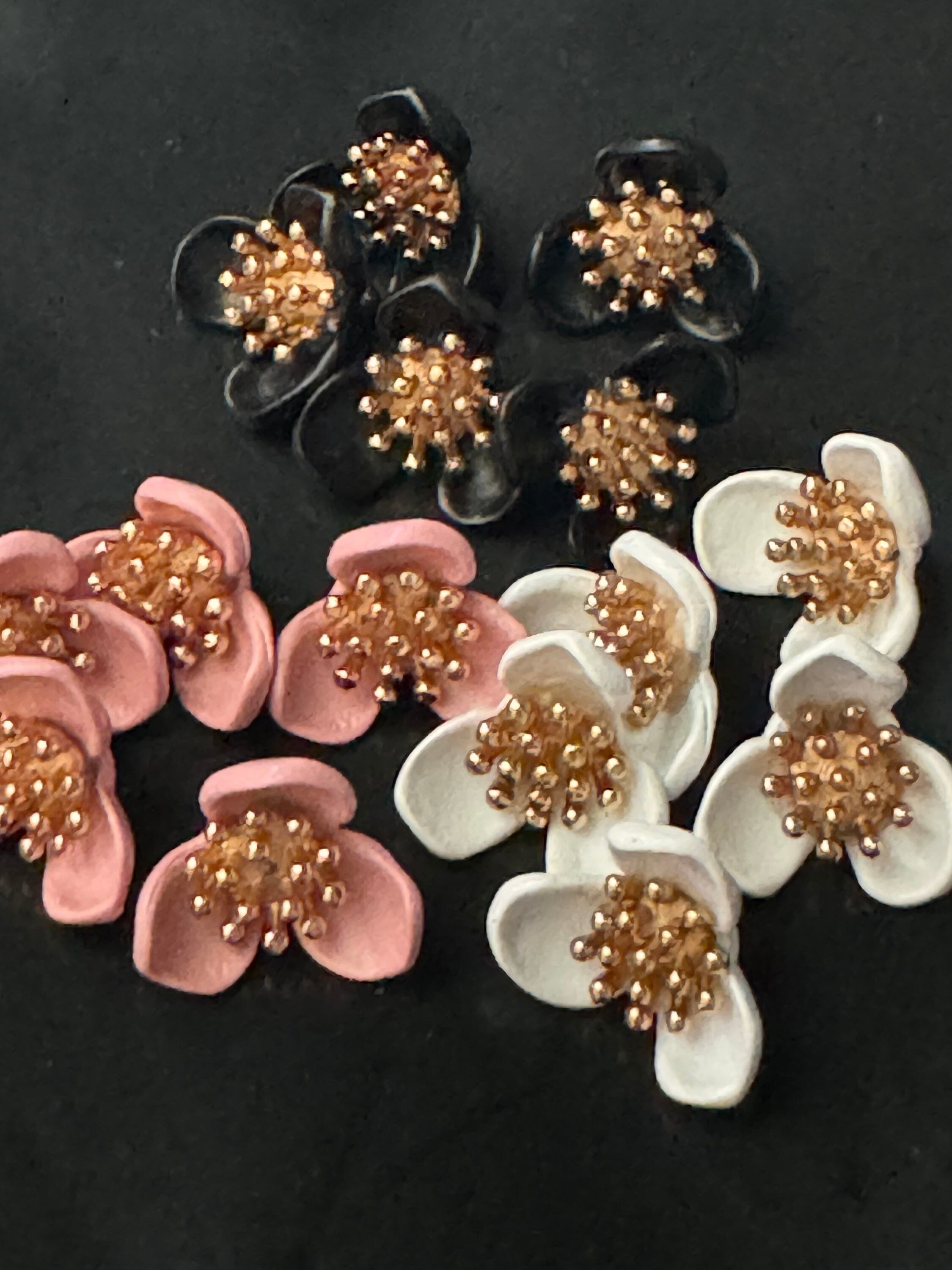 15mm black pink and white enamel flower metal buttons choice of colours in a pack 5