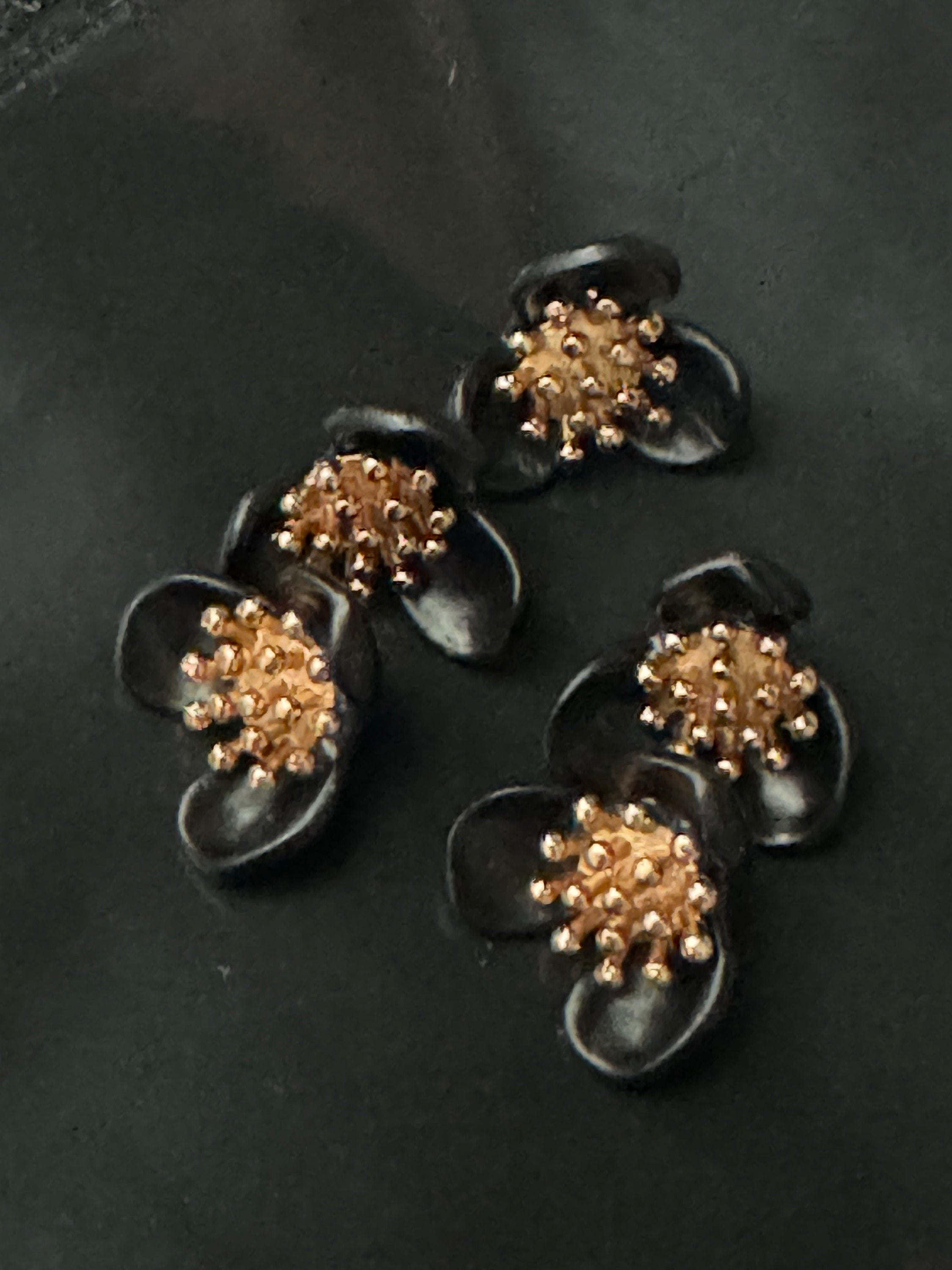 15mm black pink and white enamel flower metal buttons choice of colours in a pack 5