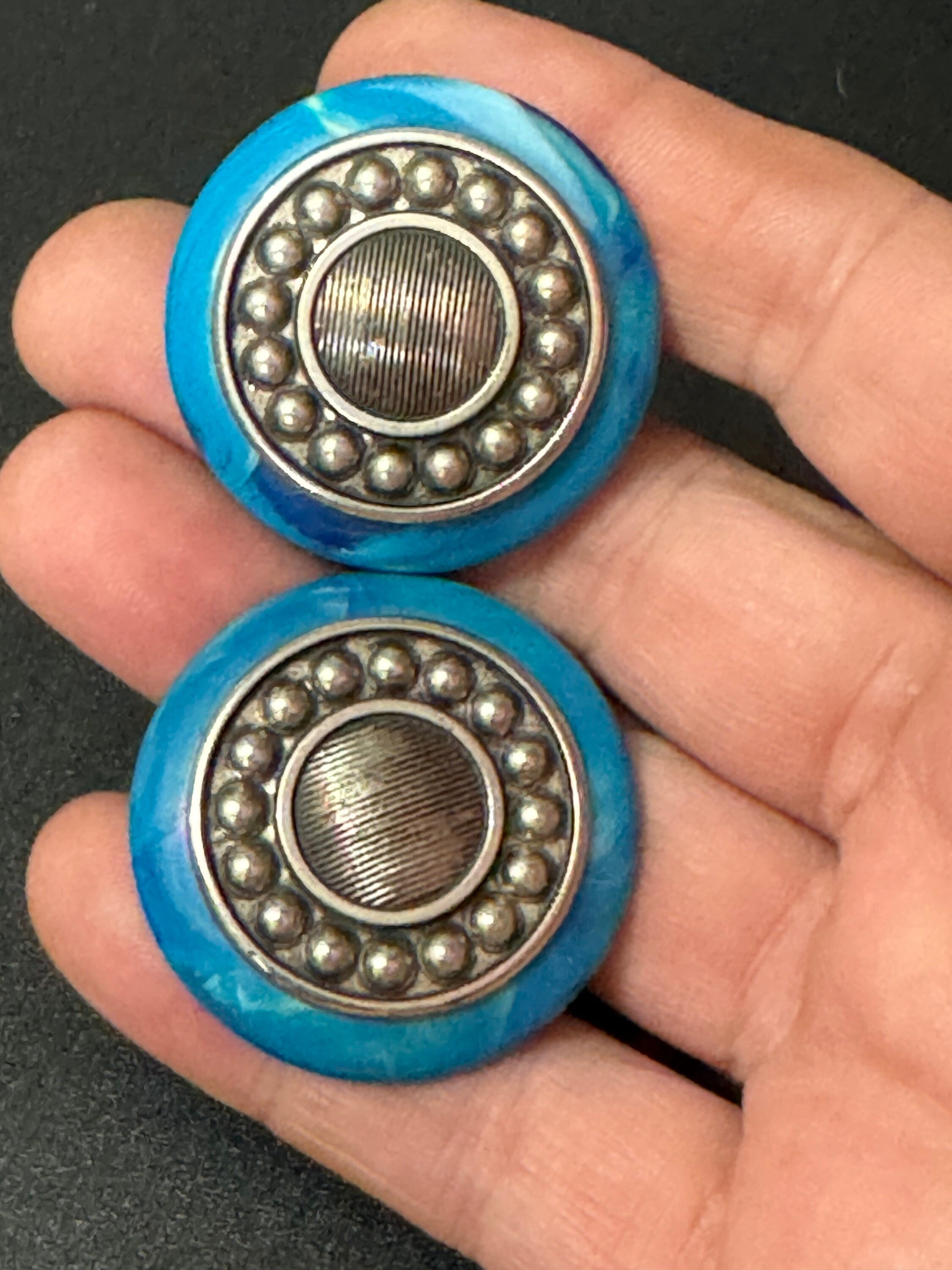 Signed made it Italy vintage oversized 4cm silver tone blue plastic clip on button earrings Etruscan style
