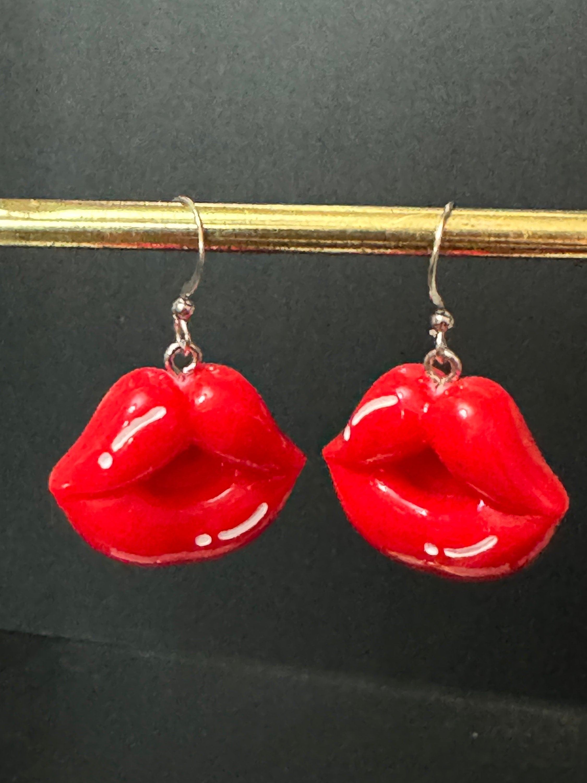 Novelty bright glossy red lips dangly plastic drop earrings silver tone pierced