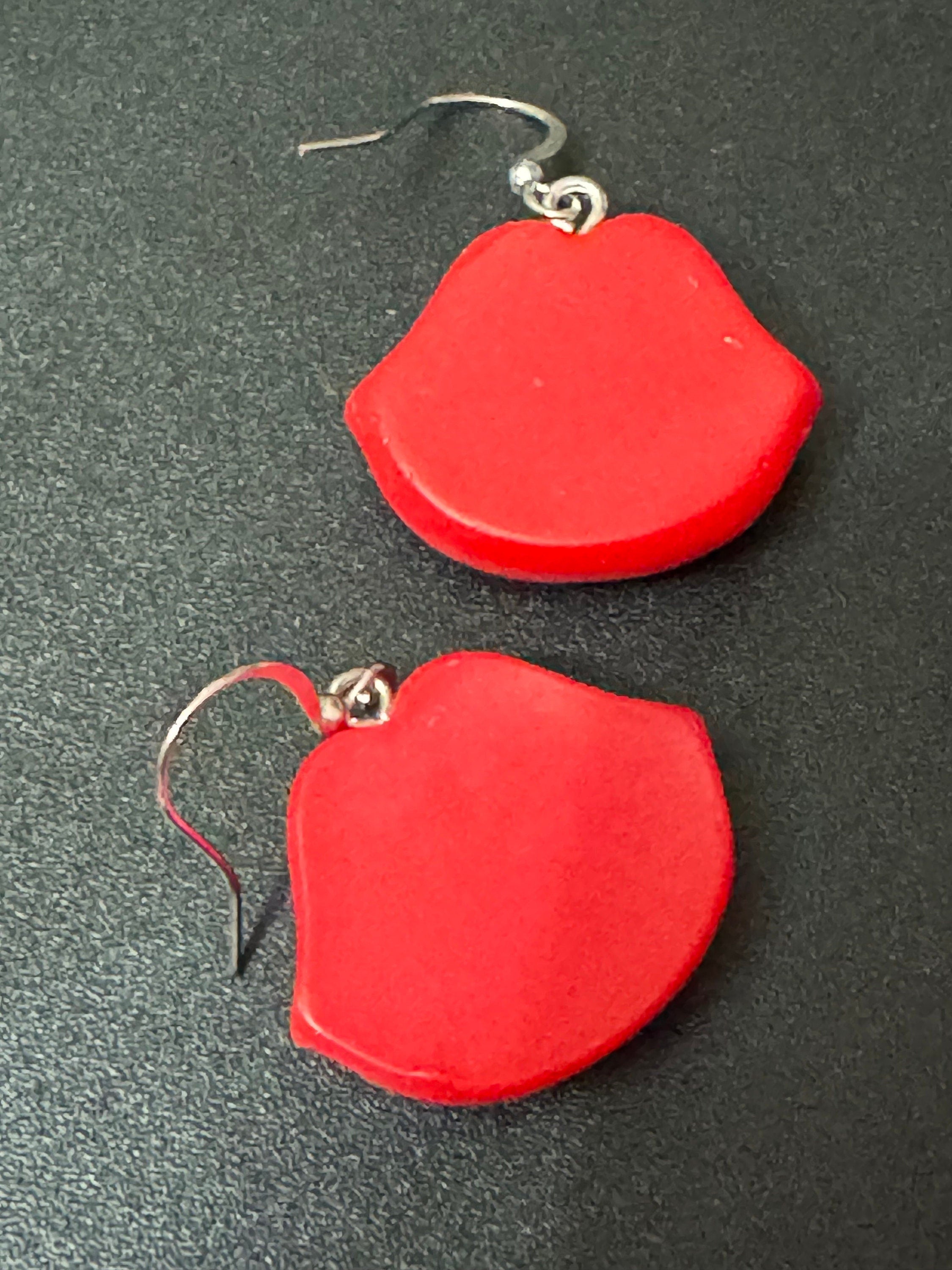 Novelty bright glossy red lips dangly plastic drop earrings silver tone pierced