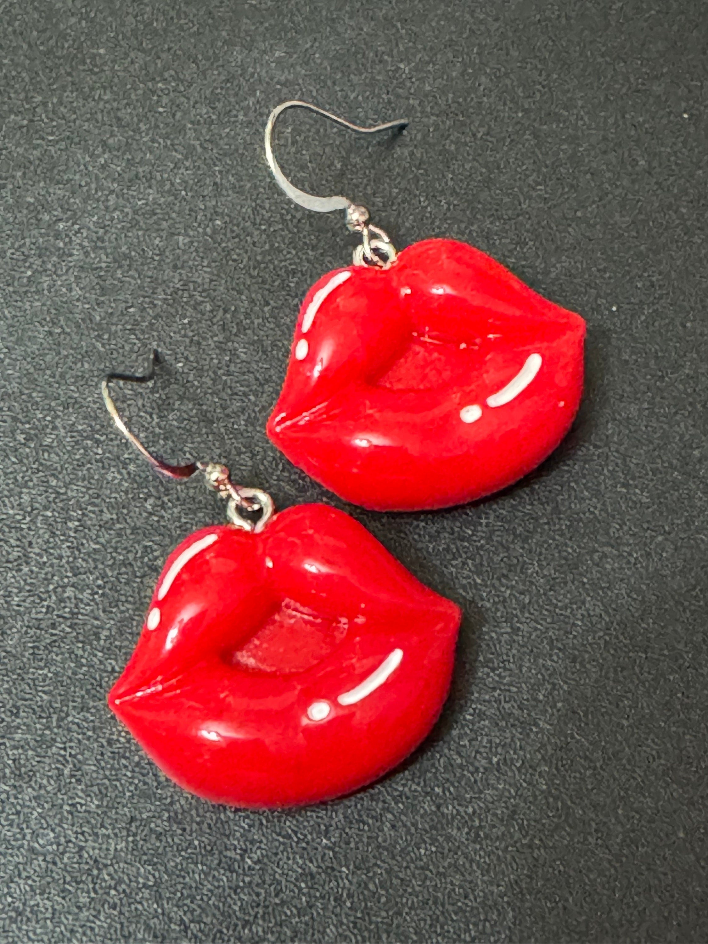 Novelty bright glossy red lips dangly plastic drop earrings silver tone pierced