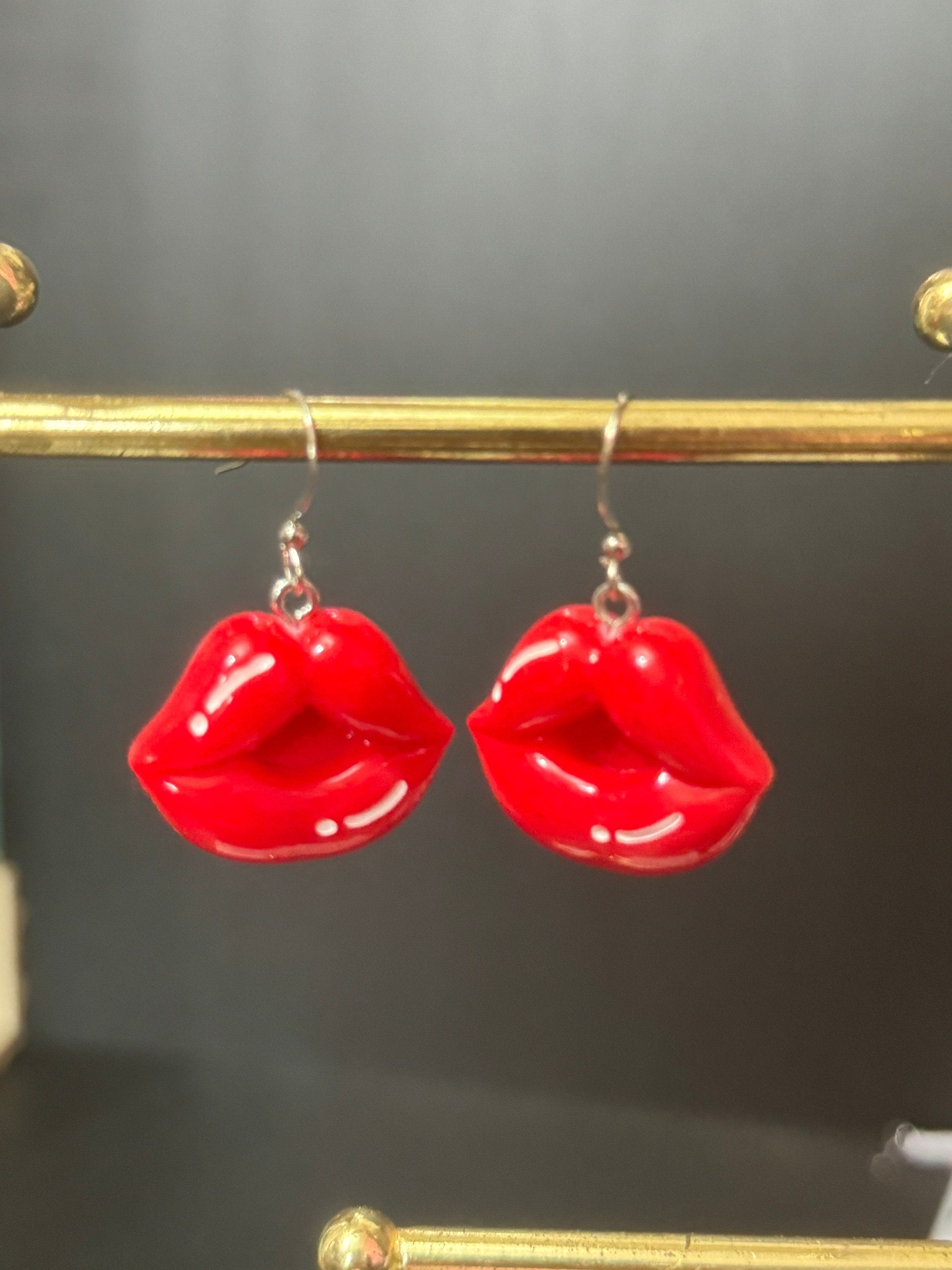 Novelty bright glossy red lips dangly plastic drop earrings silver tone pierced
