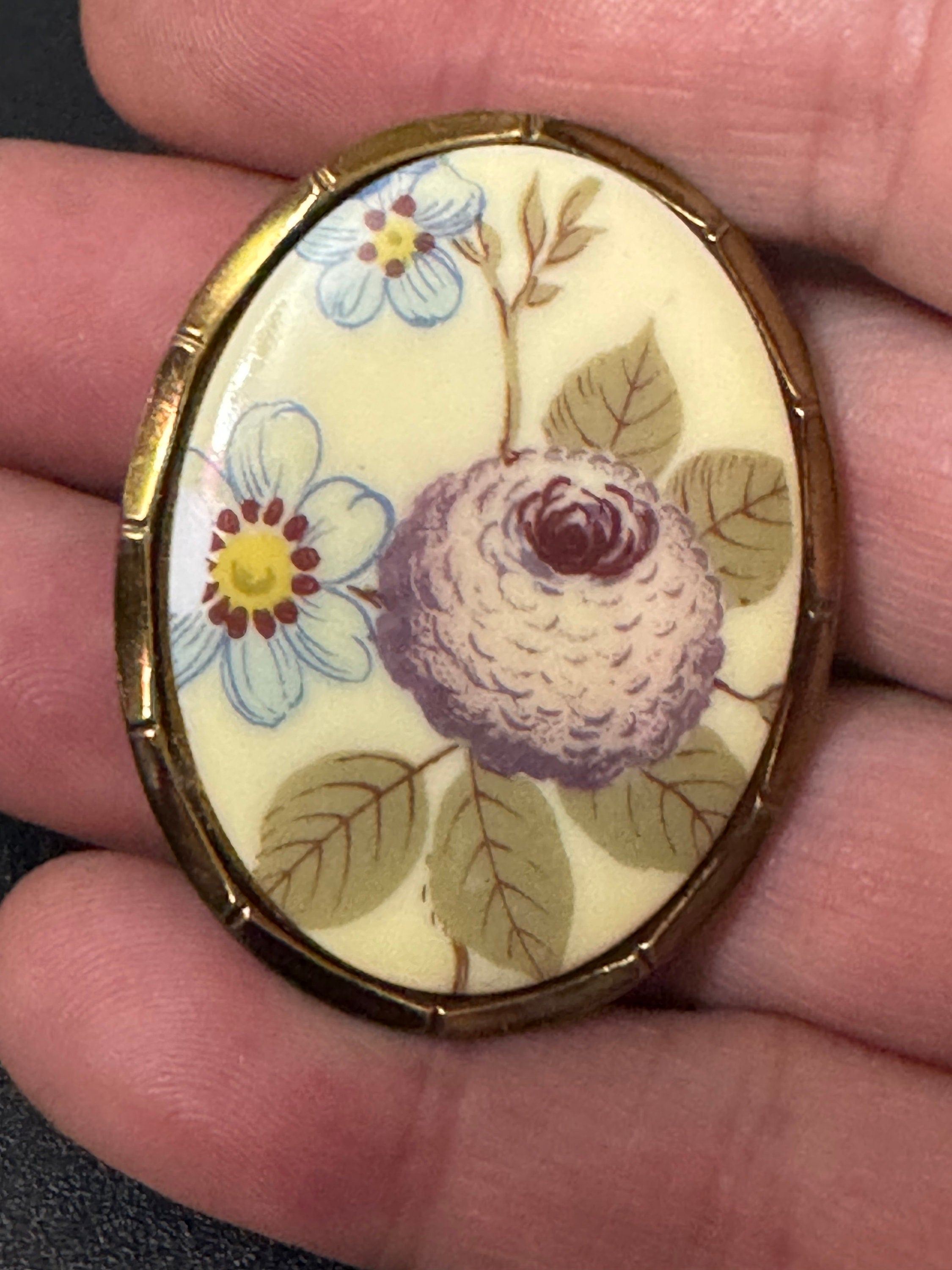 Vintage Purple green Floral Roses Gold Tone cabochon Scarf Ring Clip