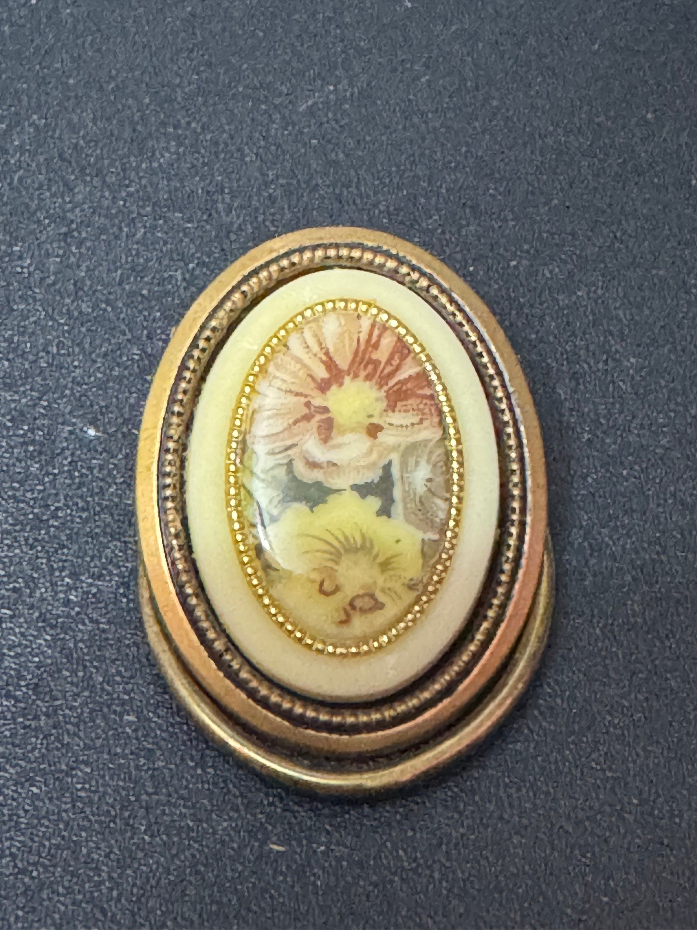 Vintage small Purple yellow Floral Roses Gold Tone cabochon Scarf Ring Clip