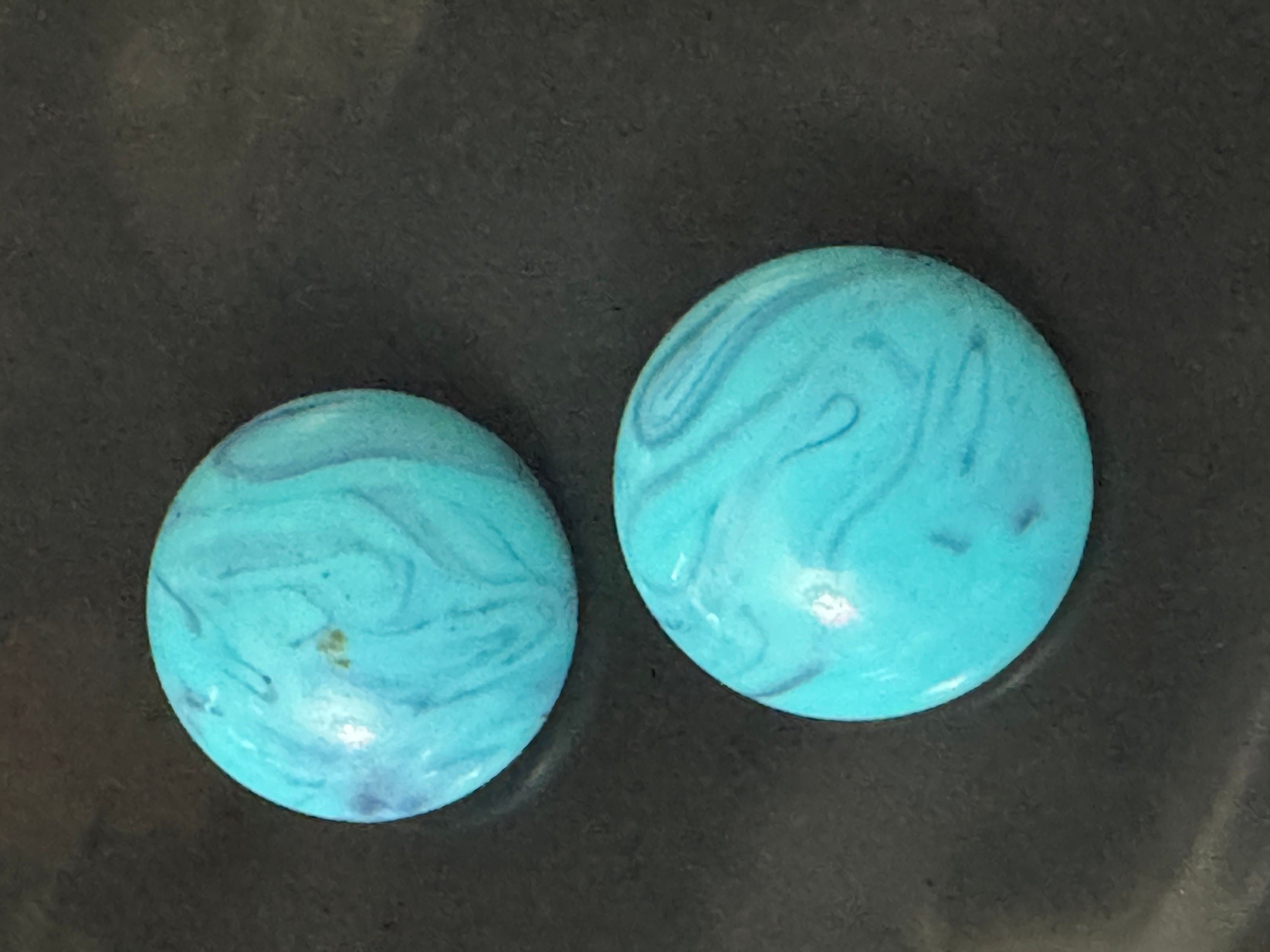 Large 2cm round turquoise blue plastic button clip on stud earrings 1980s