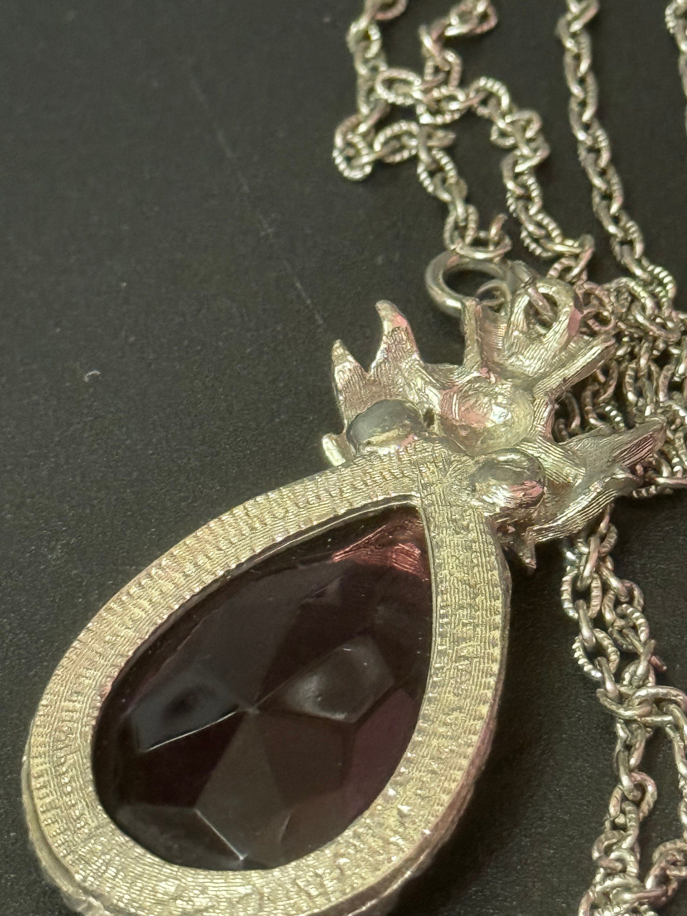 Vintage Scottish thistle large silver tone teardrop purple amethyst glass 1970s pendant necklace