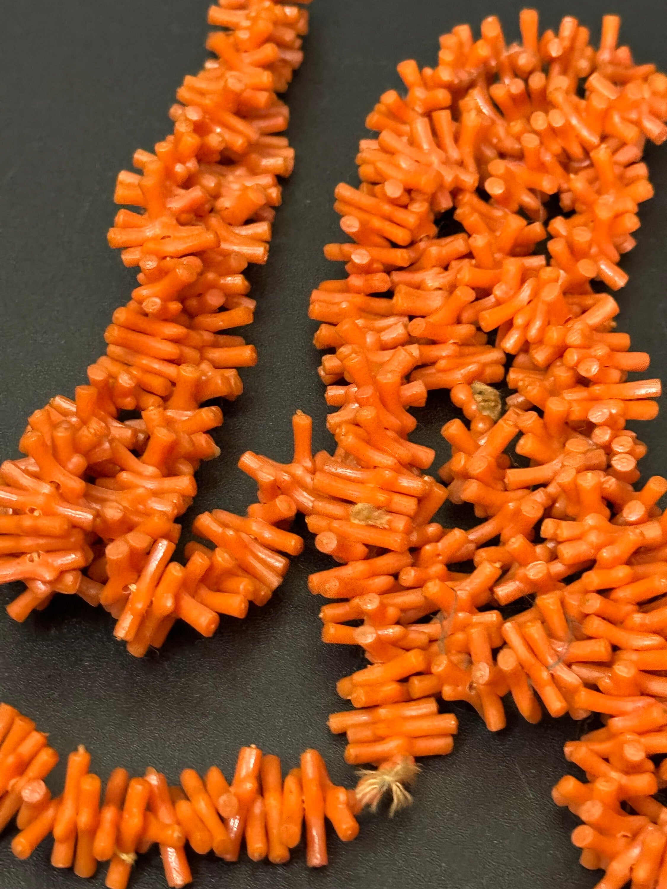 Vintage Stick Branch pale salmon pink Orange FAUX Coral plastic necklace 100cm