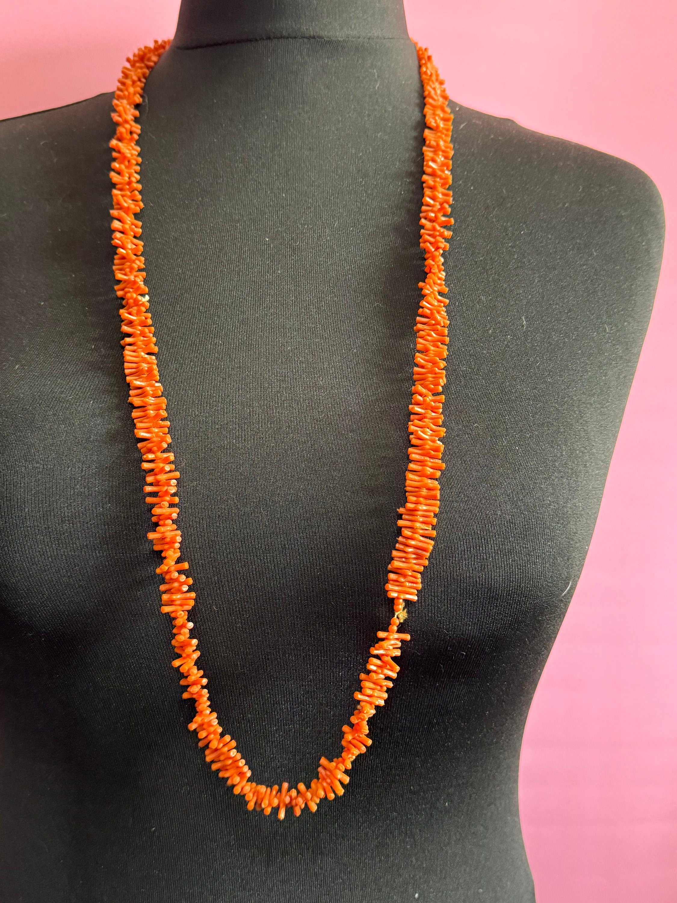 Vintage Stick Branch pale salmon pink Orange FAUX Coral plastic necklace 100cm