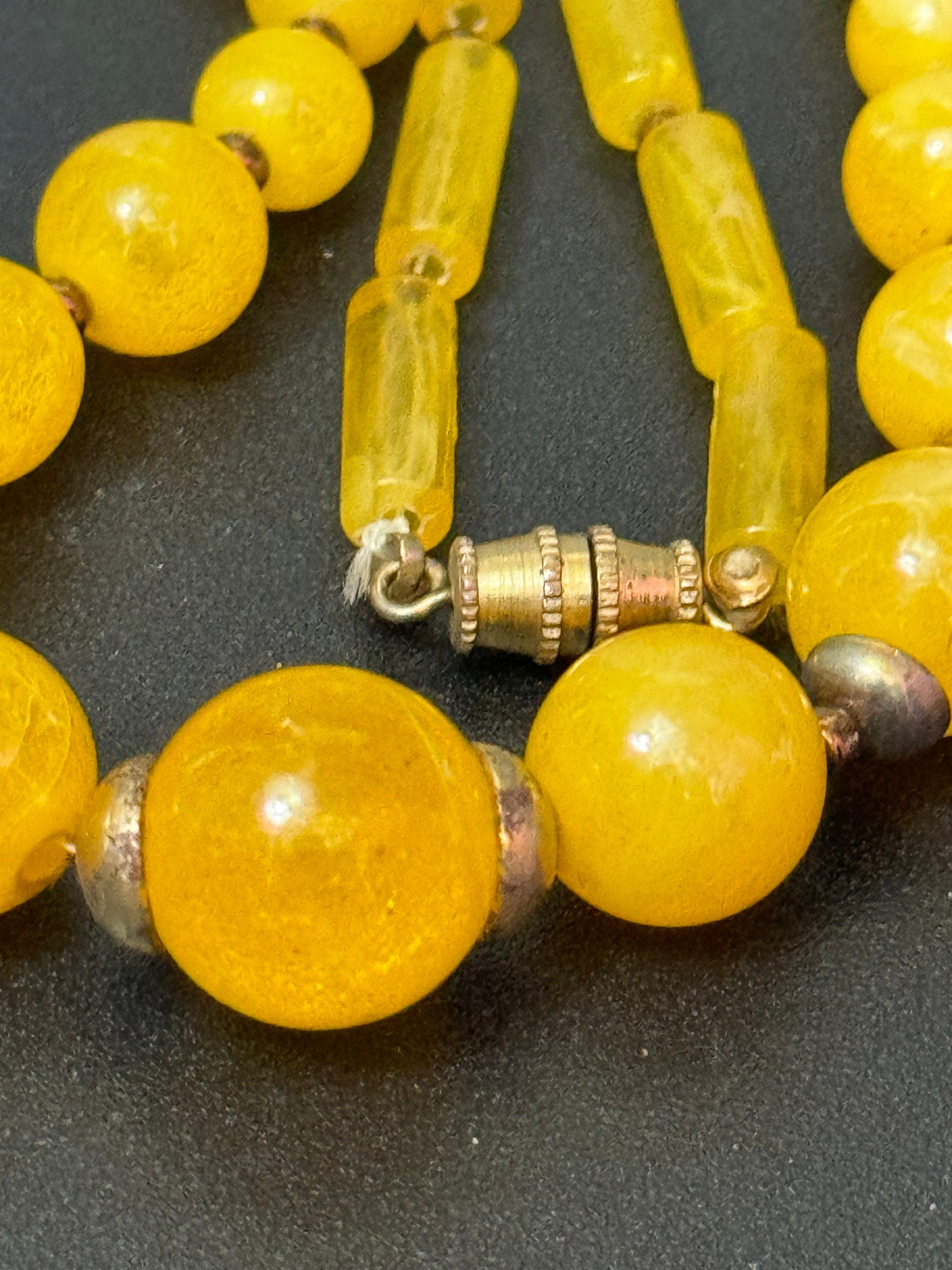 Vintage short yellow gold tone plastic beaded necklace petite 38cm