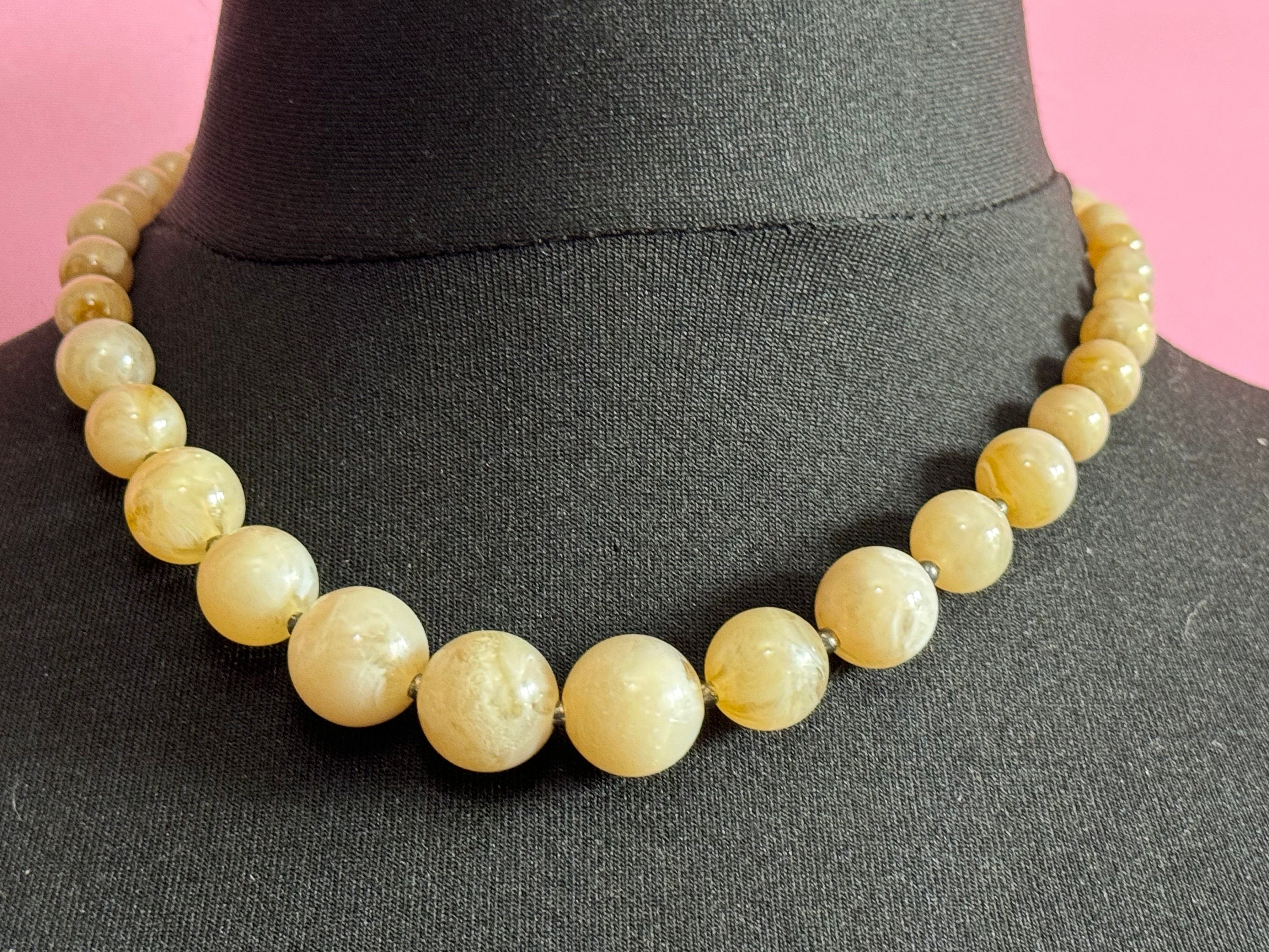 Vintage short beige brown neutral gold tone plastic beaded necklace 48cm