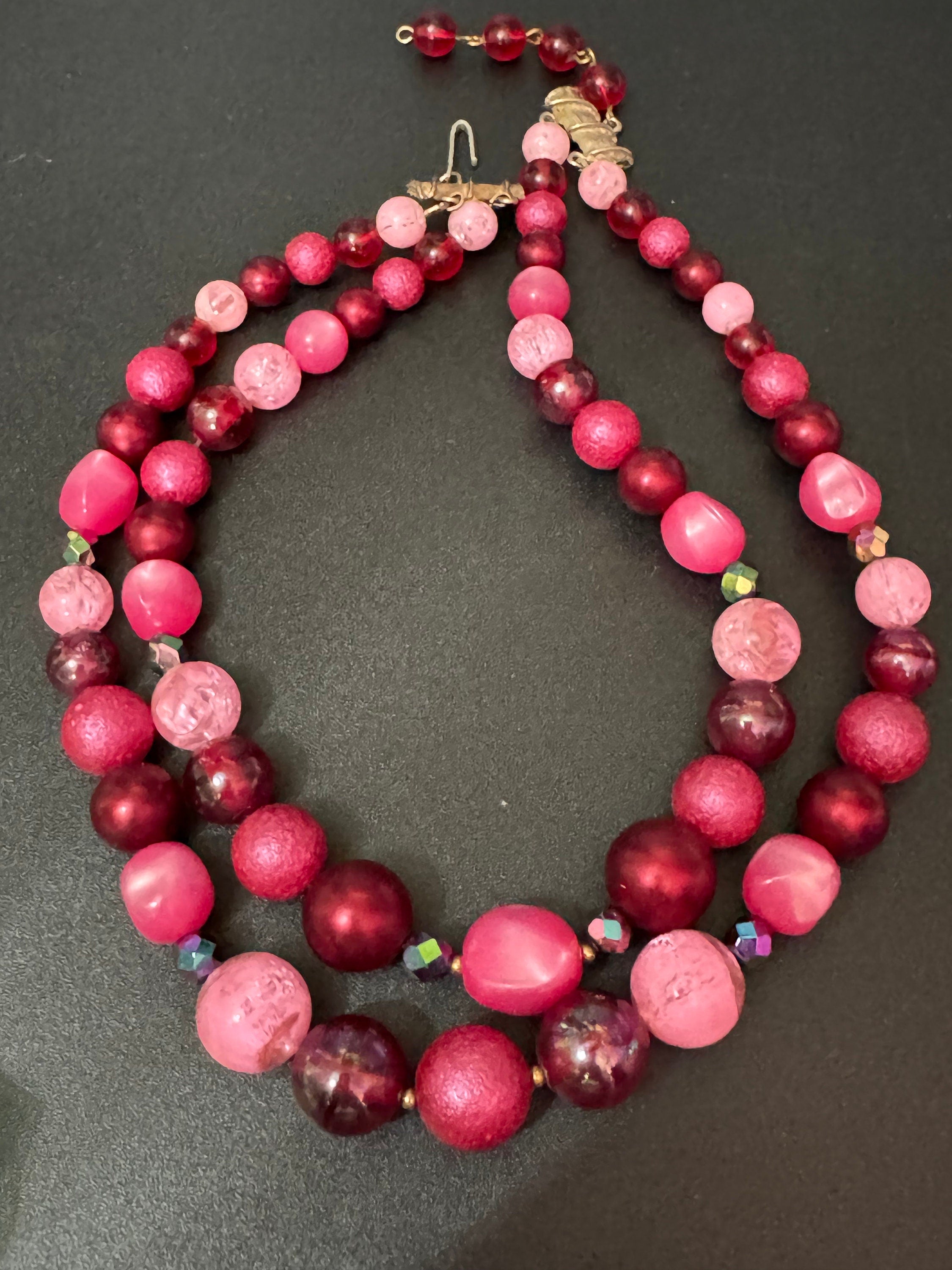 Mid century pink likely Hong Kong faux pearl chunky plastic beaded multi strand choker necklace