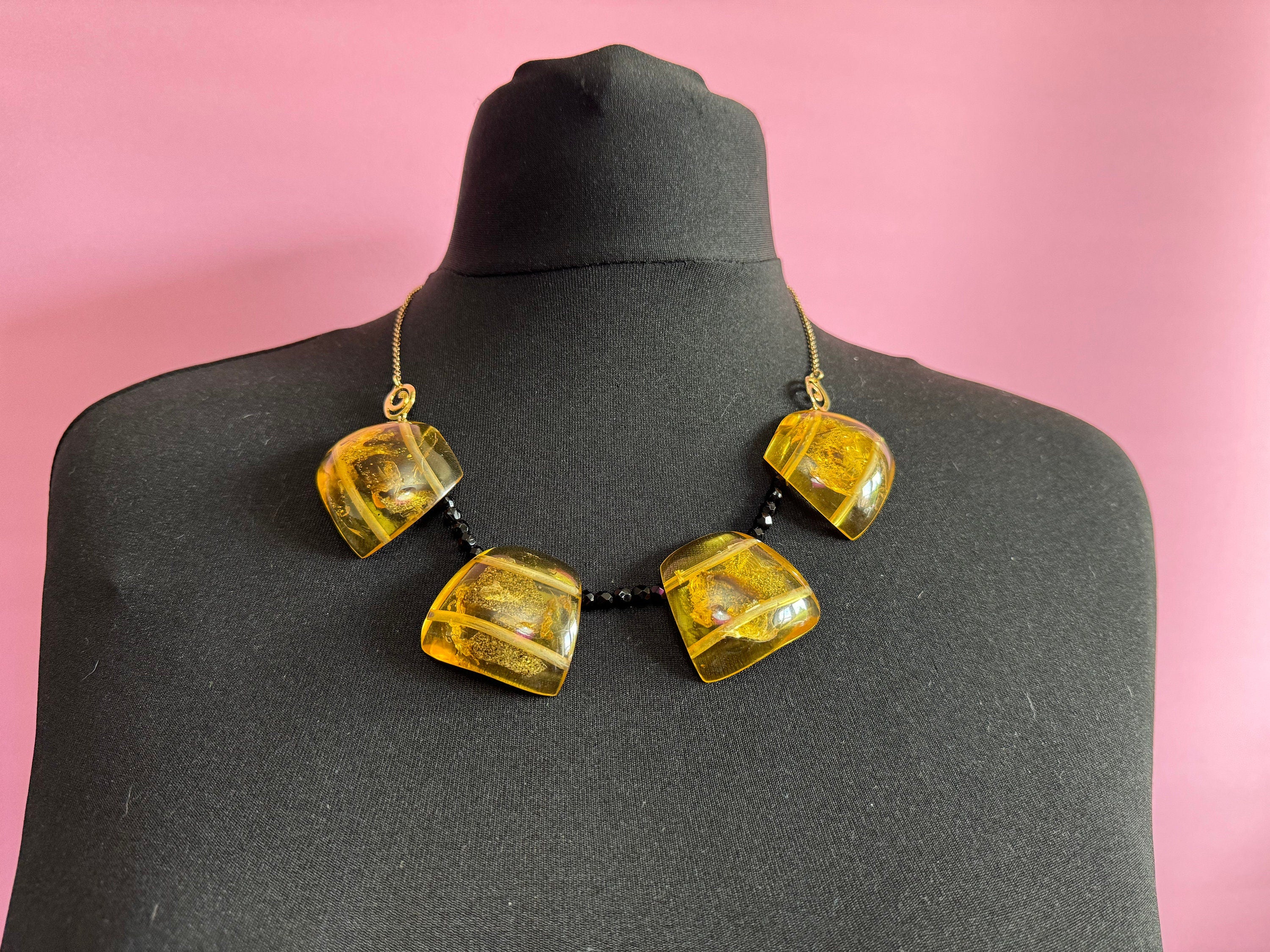 Vintage gold tone beaded brown panel link resin acrylic choker necklace 55cm