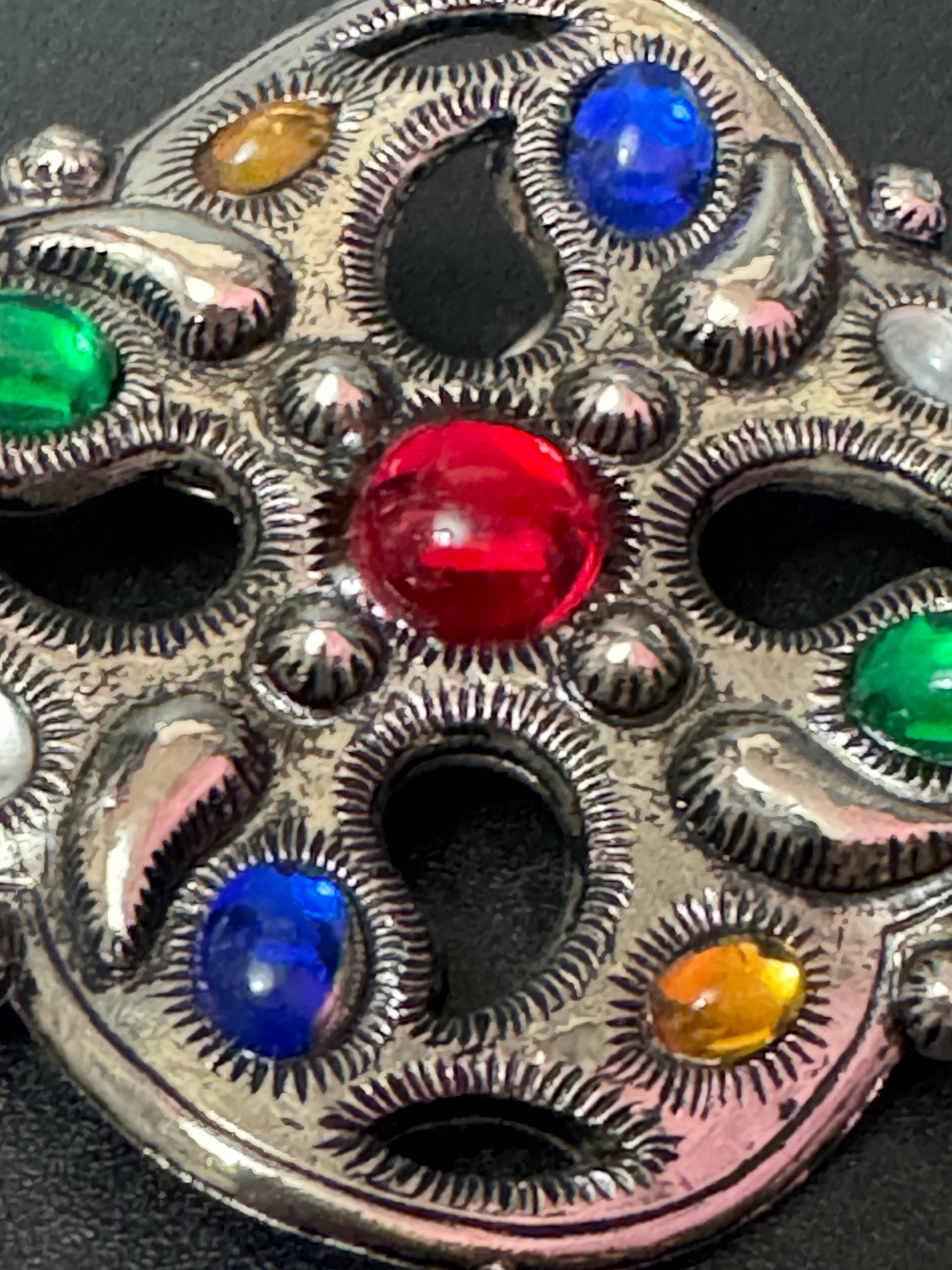 Large plastic Gripoix style cabochon domed open work abstract brooch silver tone