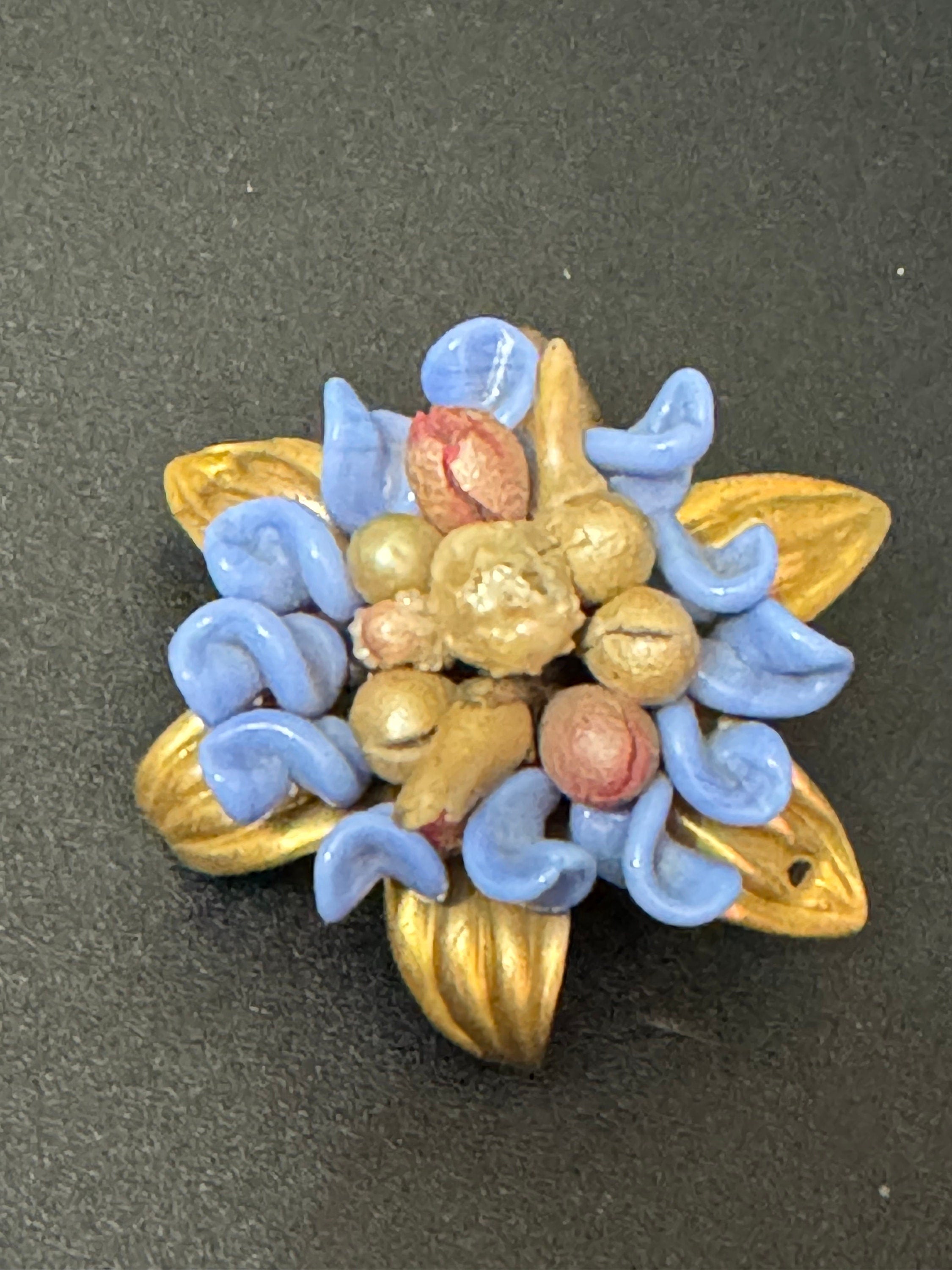 Vintage kitsch cornflower blue floral brooch 1930s