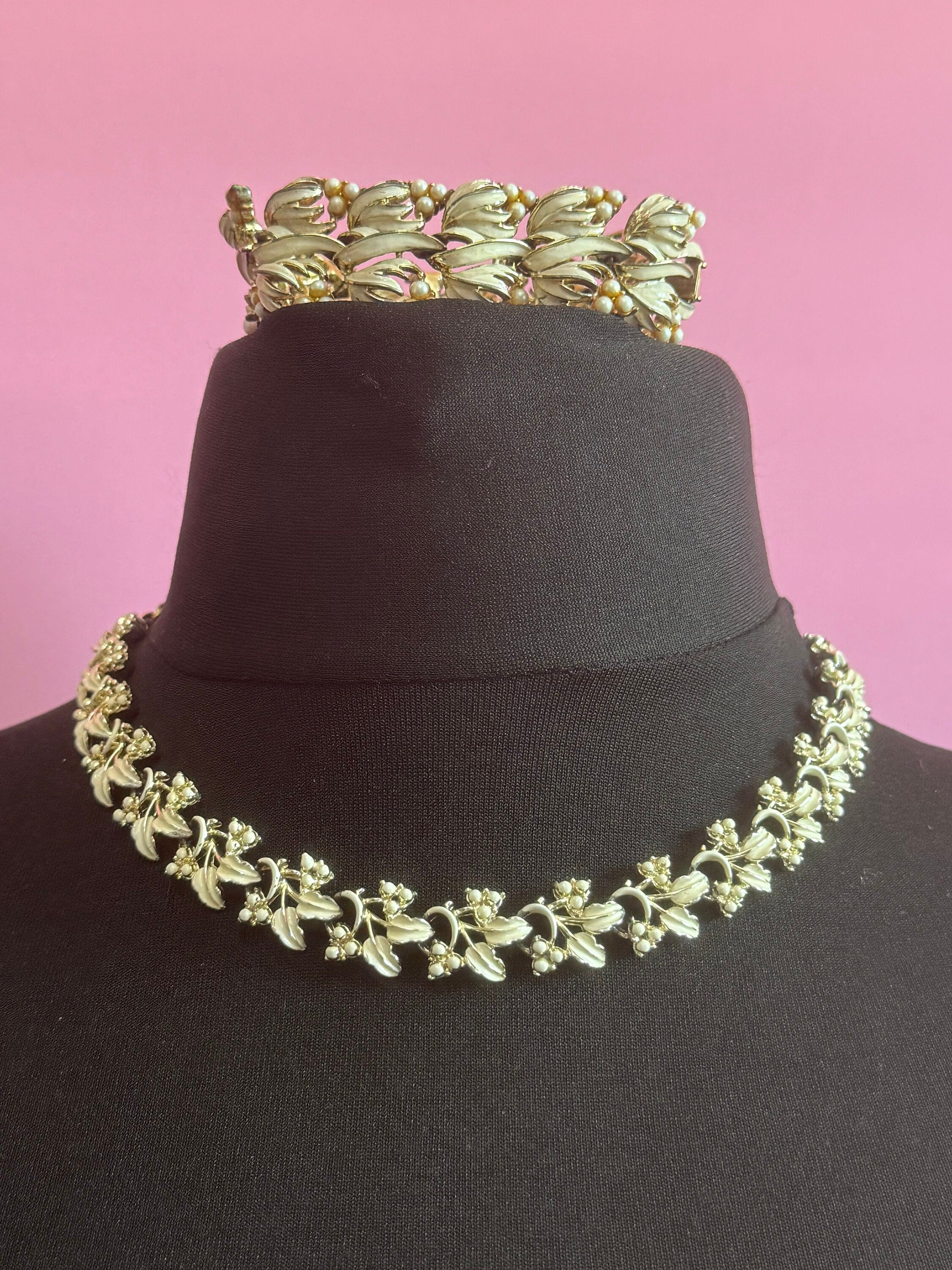 Cream enamel panel link leaf and berry Necklace & bracelet jewellery set gold tone