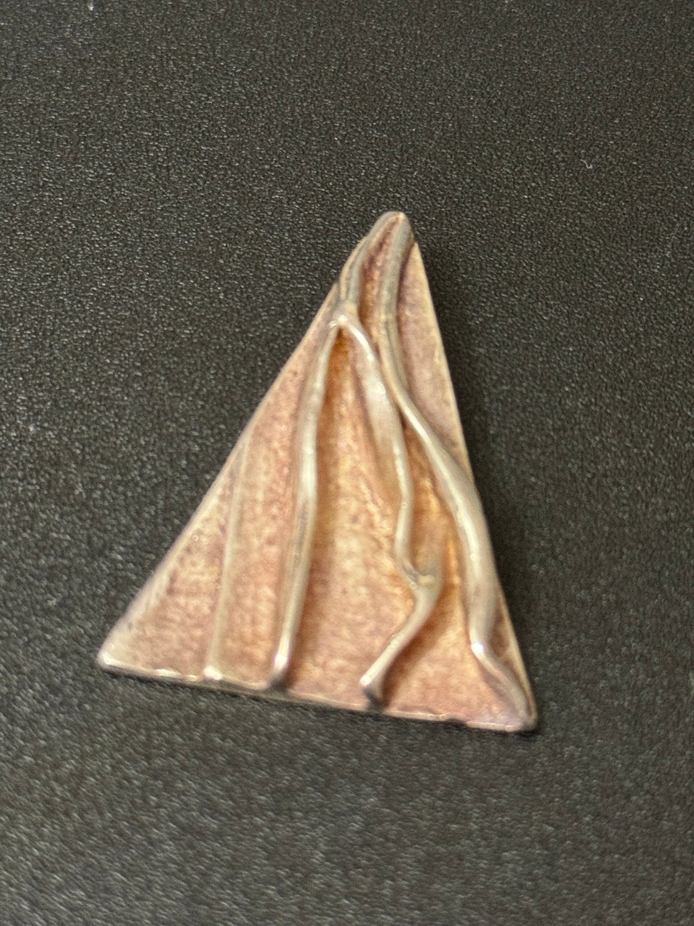 Vintage 925 sterling silver triangular abstract Modernist textured pendant 8.6 grams 3.7cm