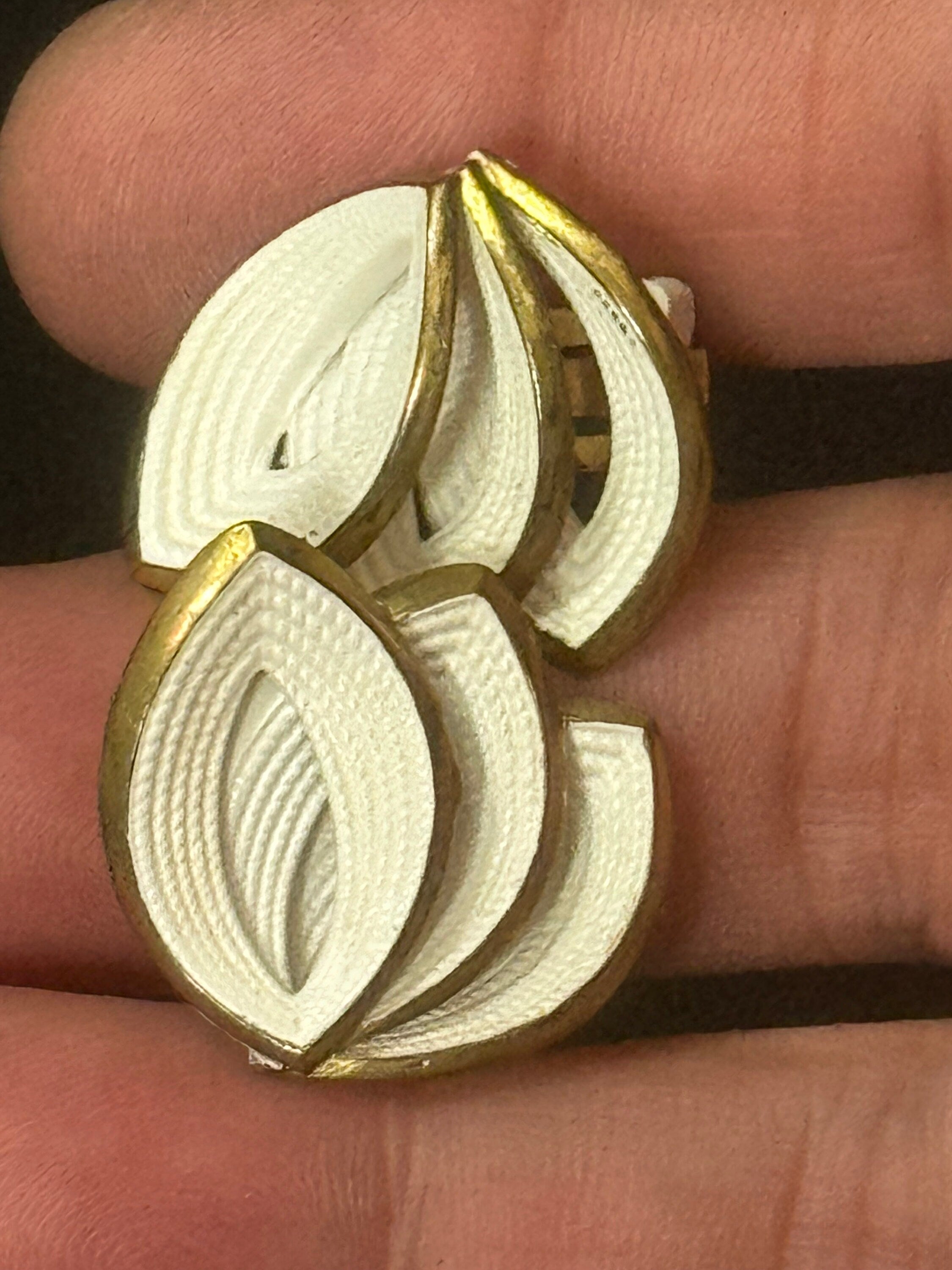 Signed GROSSE German designer cream enamel fan leaf design gold tone clip on earrings