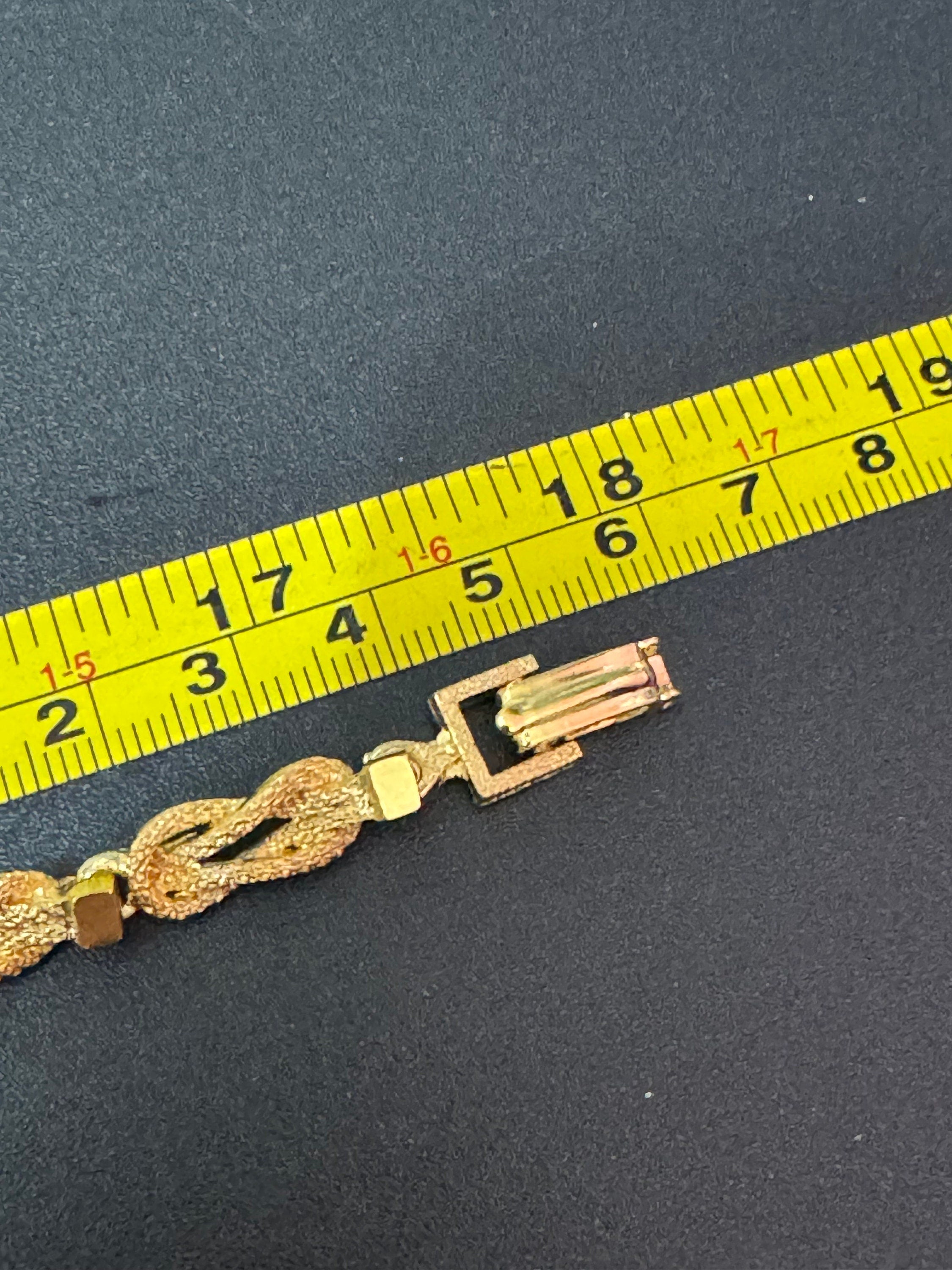 13 inch 44cm long 1980s thick gold tone fancy reef knot link chain link collar necklace
