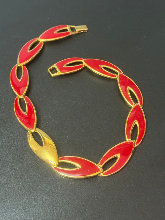 Petite fit Signed NAPIER designer bright Red Enamel Choker Vintage Gold Tone flat link 39cm choker necklace