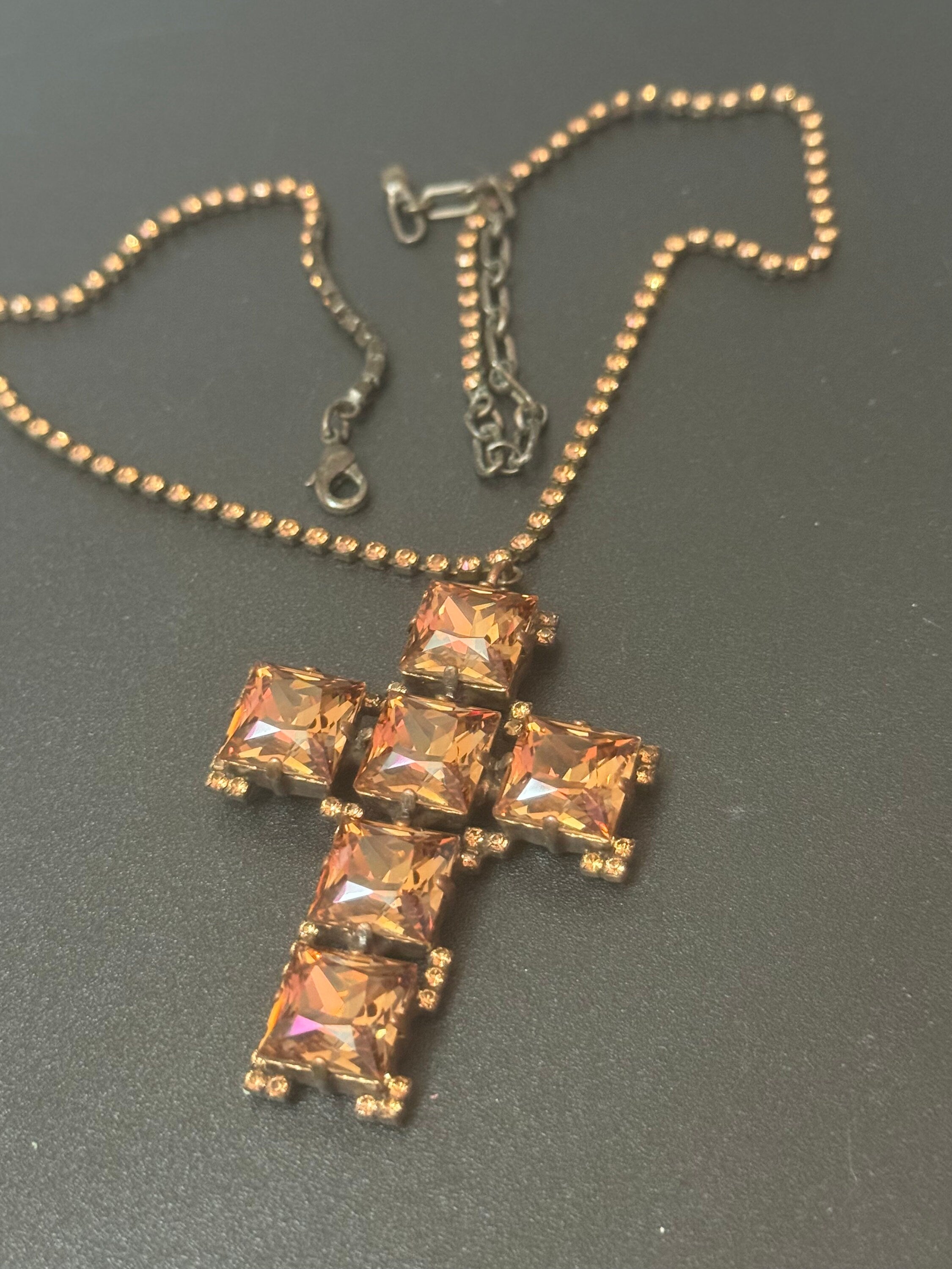 Signed B&W butler and Wilson brown topaz glass rhinestone cross pendant necklace 41-49cm bronze tone