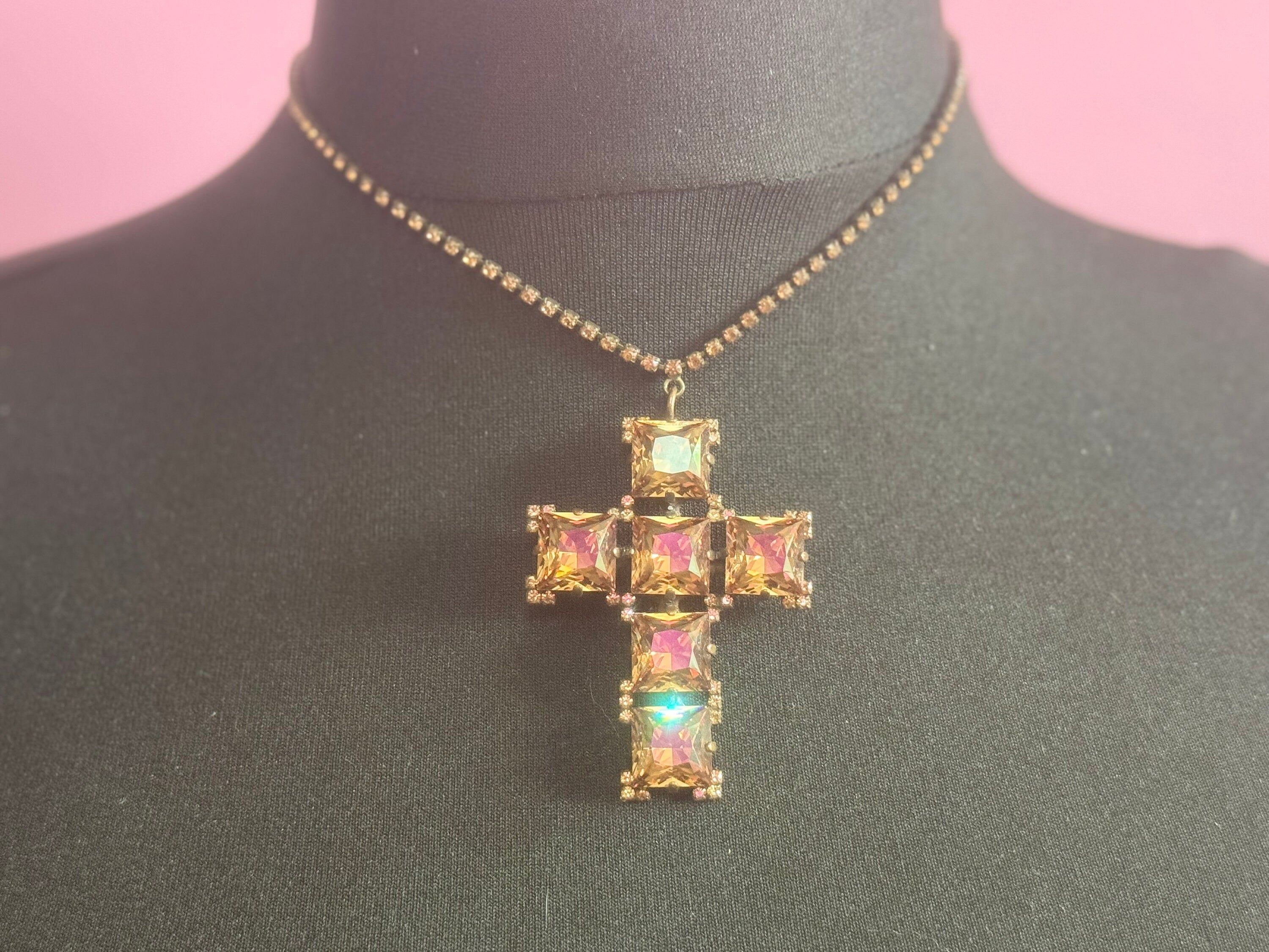Signed B&W butler and Wilson brown topaz glass rhinestone cross pendant necklace 41-49cm bronze tone