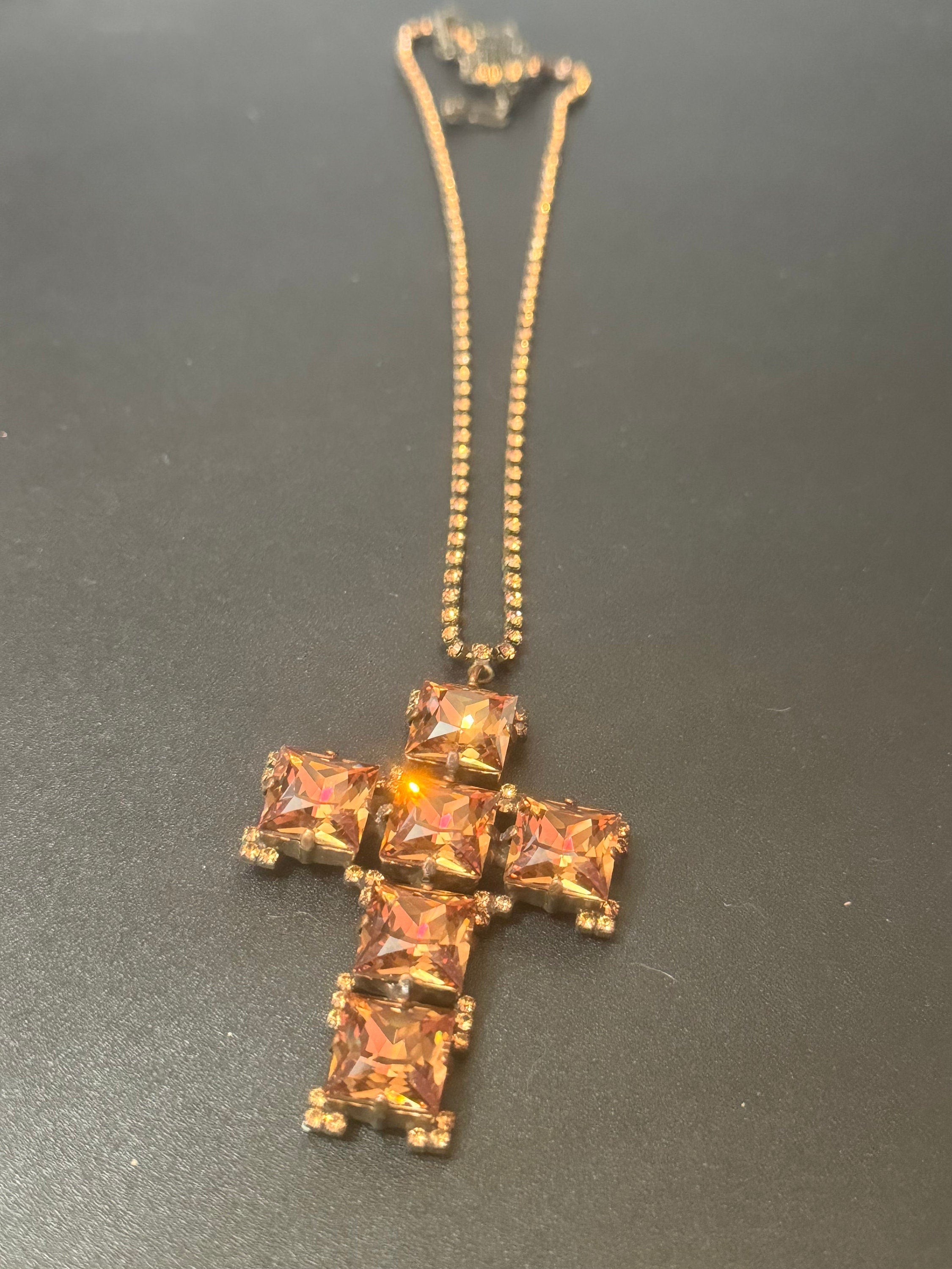 Signed B&W butler and Wilson brown topaz glass rhinestone cross pendant necklace 41-49cm bronze tone