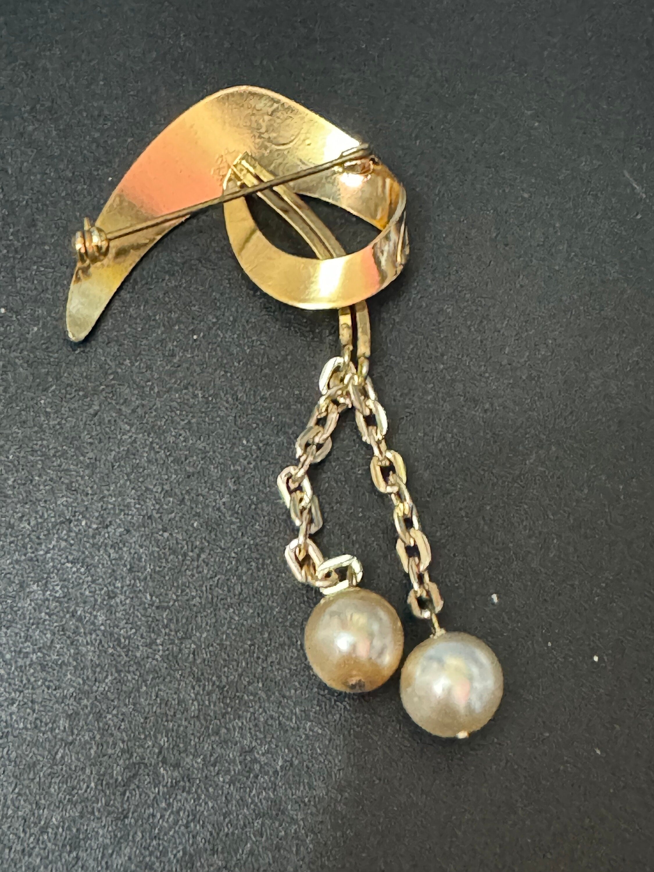 vintage modernist gold plated abstract faux pearl dropper brooch brutalist