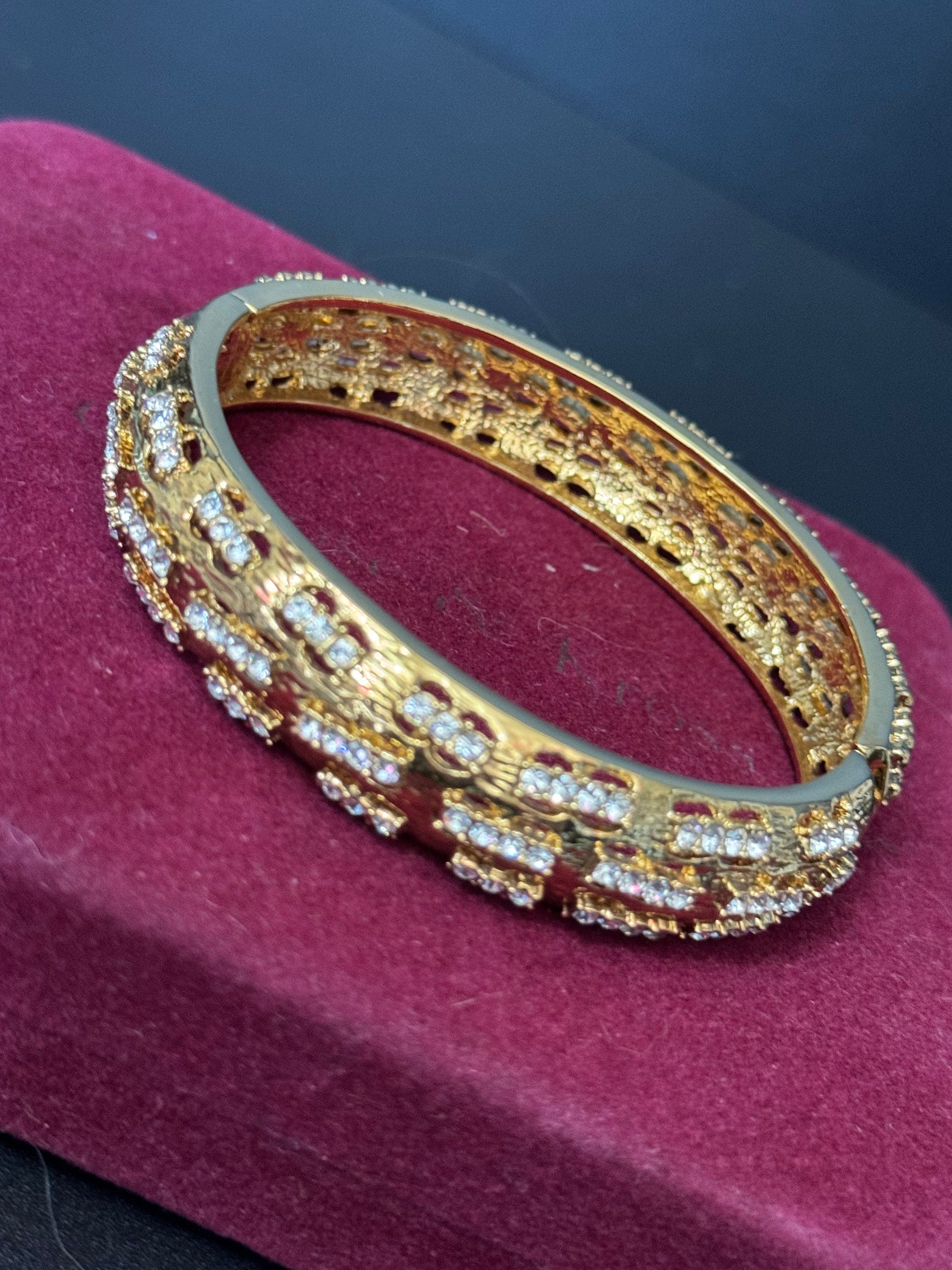 JBK Jaqueline Kennedy vintage gold tone clear diamanté Etruscan clamper bangle bracelet boxed