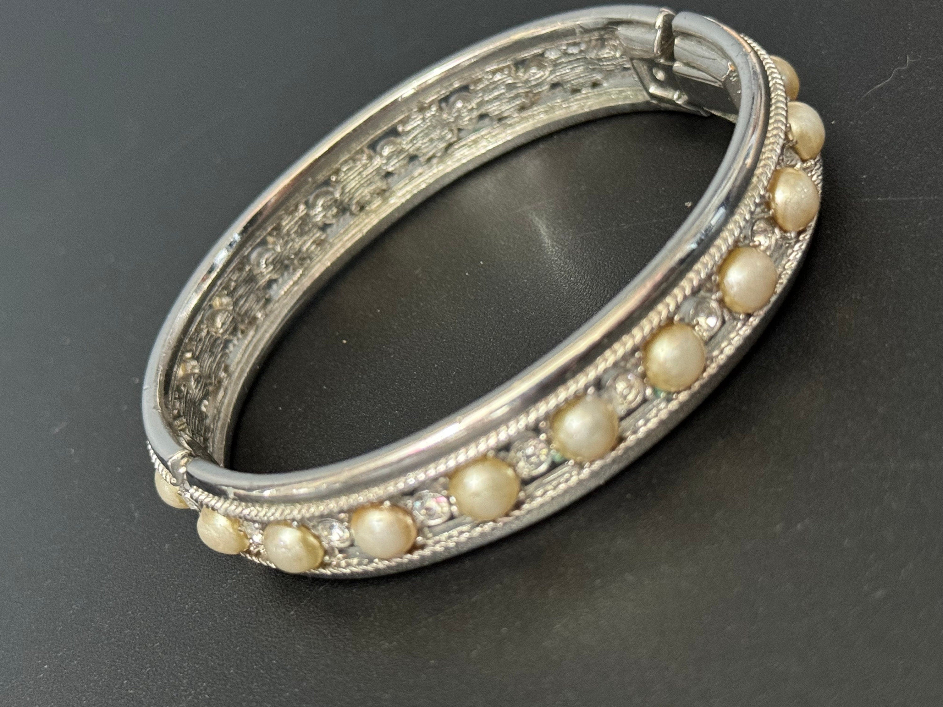 Signed JBK Jaqueline Kennedy vintage silver tone clear diamanté faux pearl clamper bangle bracelet