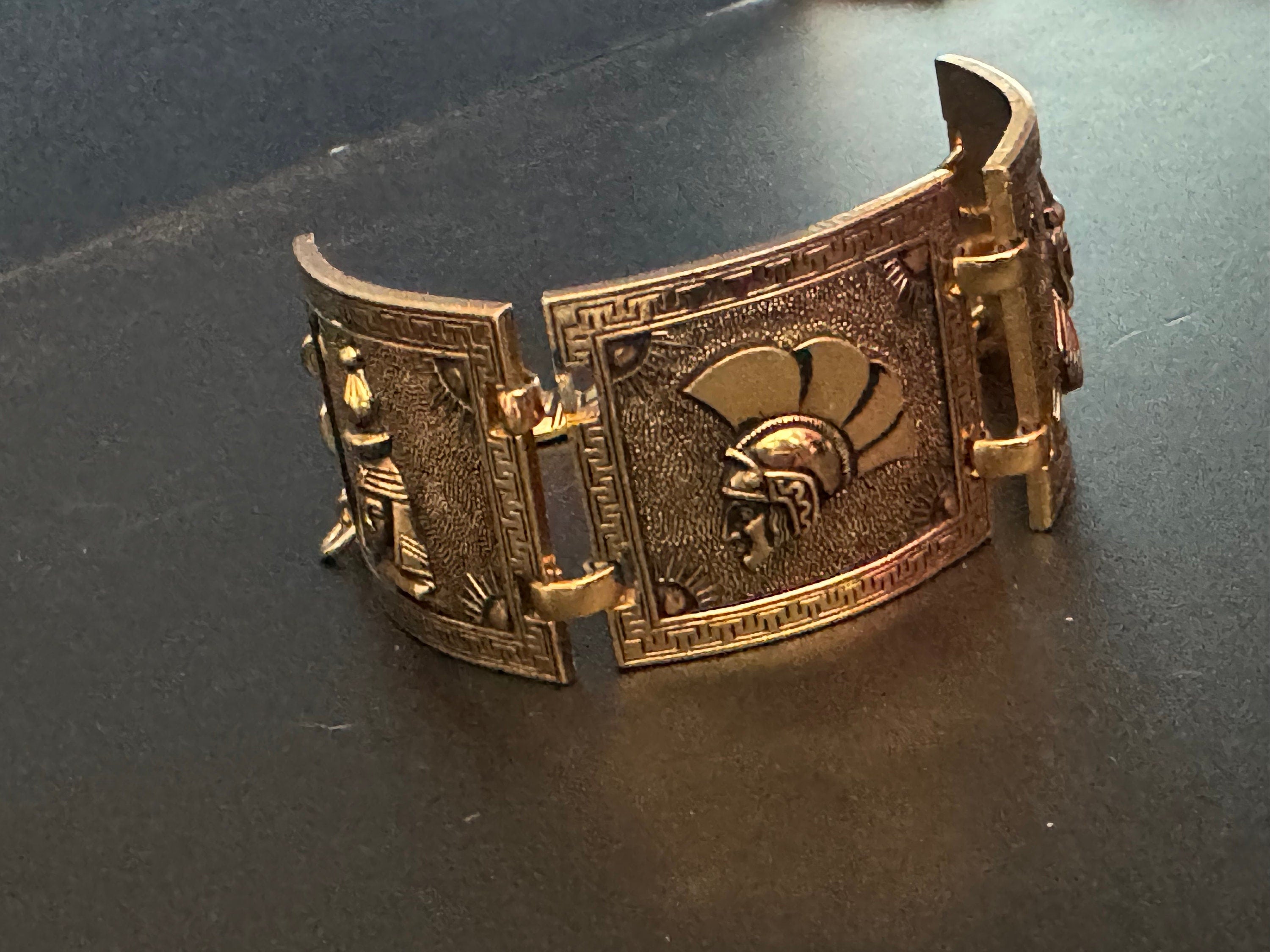 Egyptian revival Vintage copper Tone Souvenir tourist panel link bracelet lightweight aluminium souvenir from Egypt